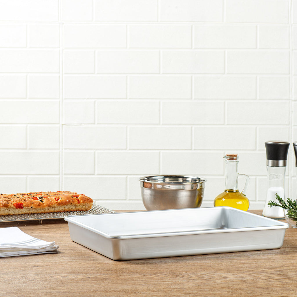 Met Lux Rectangle Aluminum Cake Pan - 15" x 12" x 2" - 12 count box