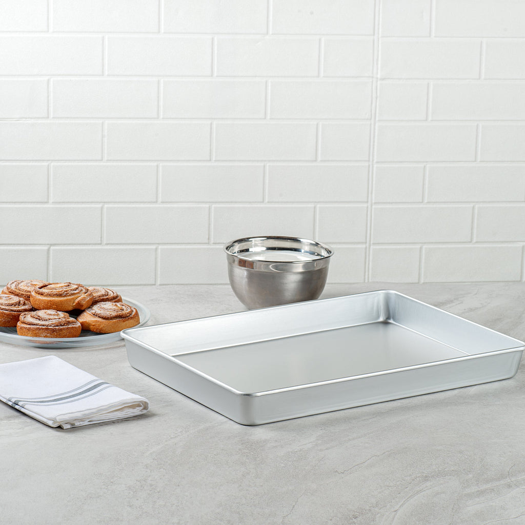Met Lux Rectangle Aluminum Cake Pan - 18" x 12" x 2" - 1 count box