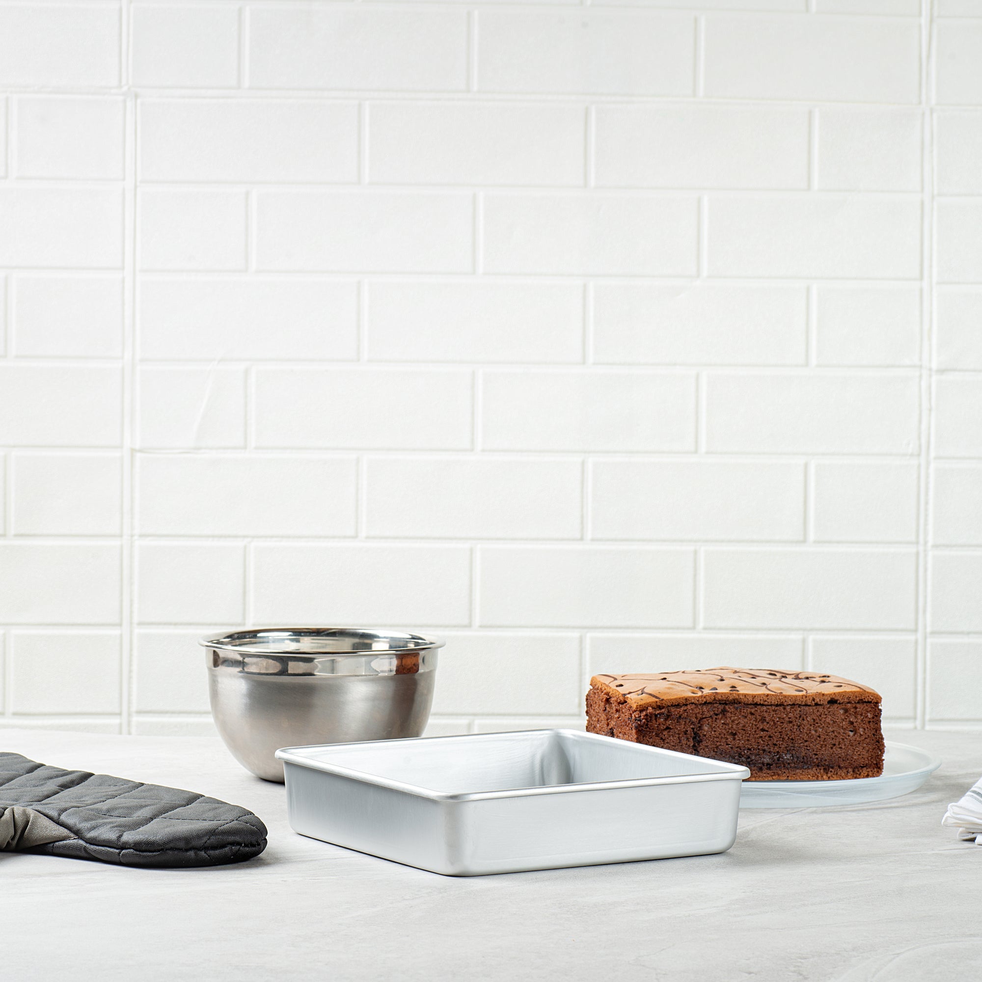 Met Lux Square Aluminum Cake Pan - 8" x 8" x 2" - 1 count box