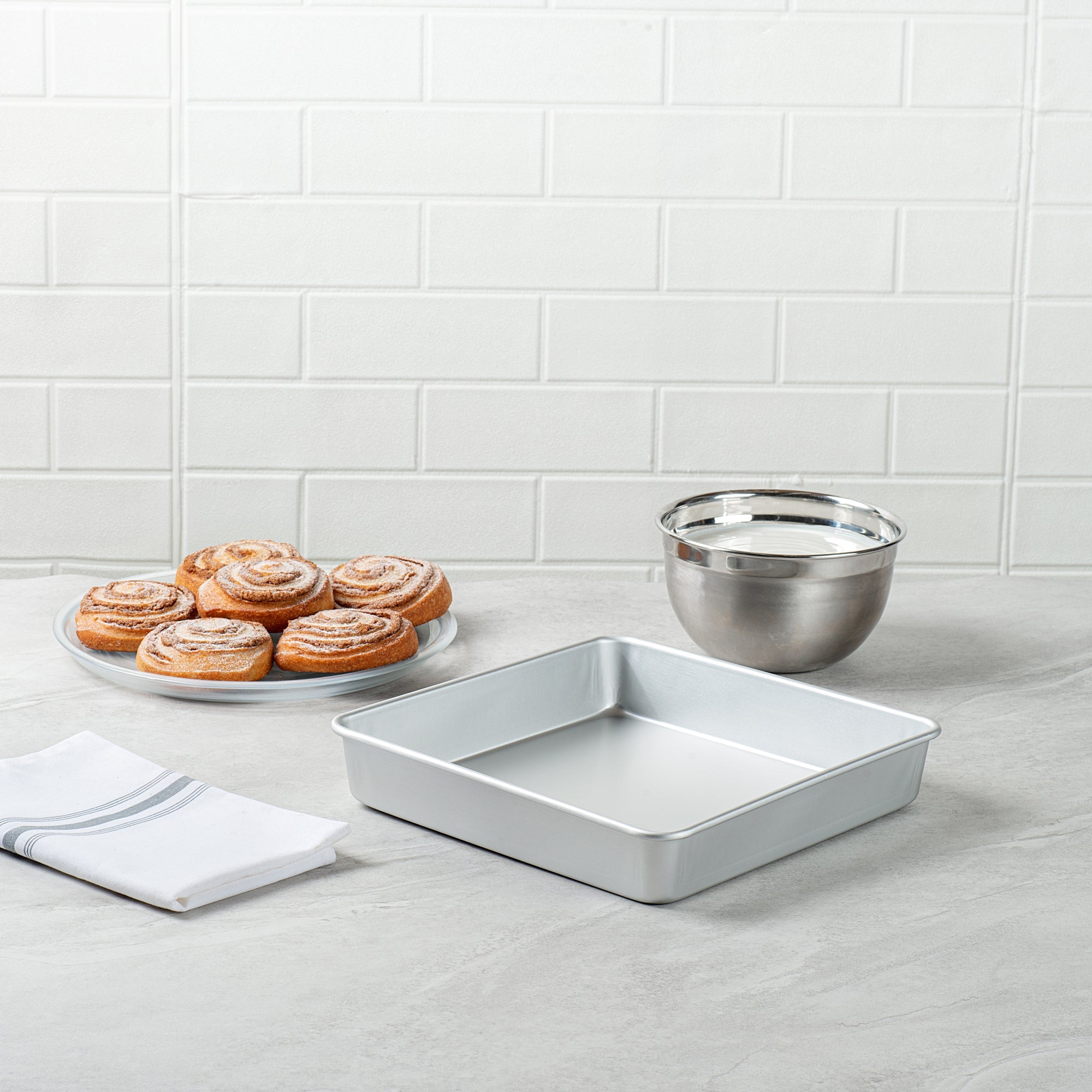 Met Lux Square Aluminum Cake Pan - 10" x 10" x 2" - 1 count box