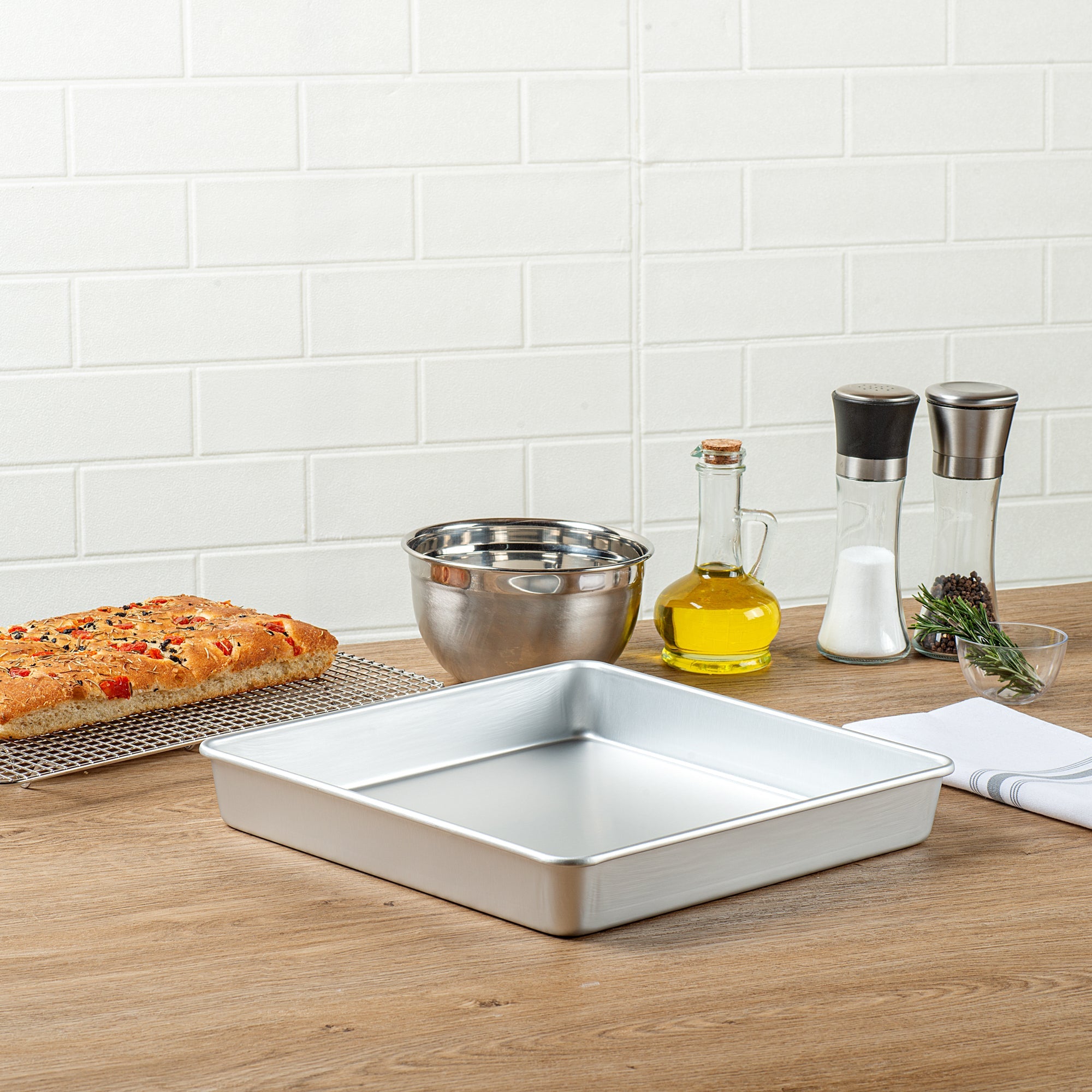 Met Lux Square Aluminum Cake Pan - 12" x 12" x 2" - 12 count box