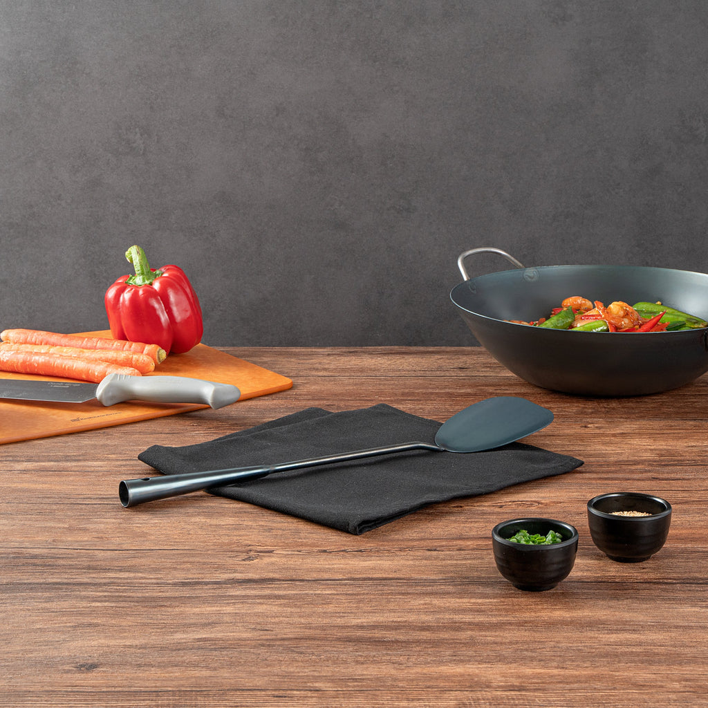 Motomori Blue Carbon Steel Wok Spatula - Pre-seasoned - 15 1/2'' - 10 count box