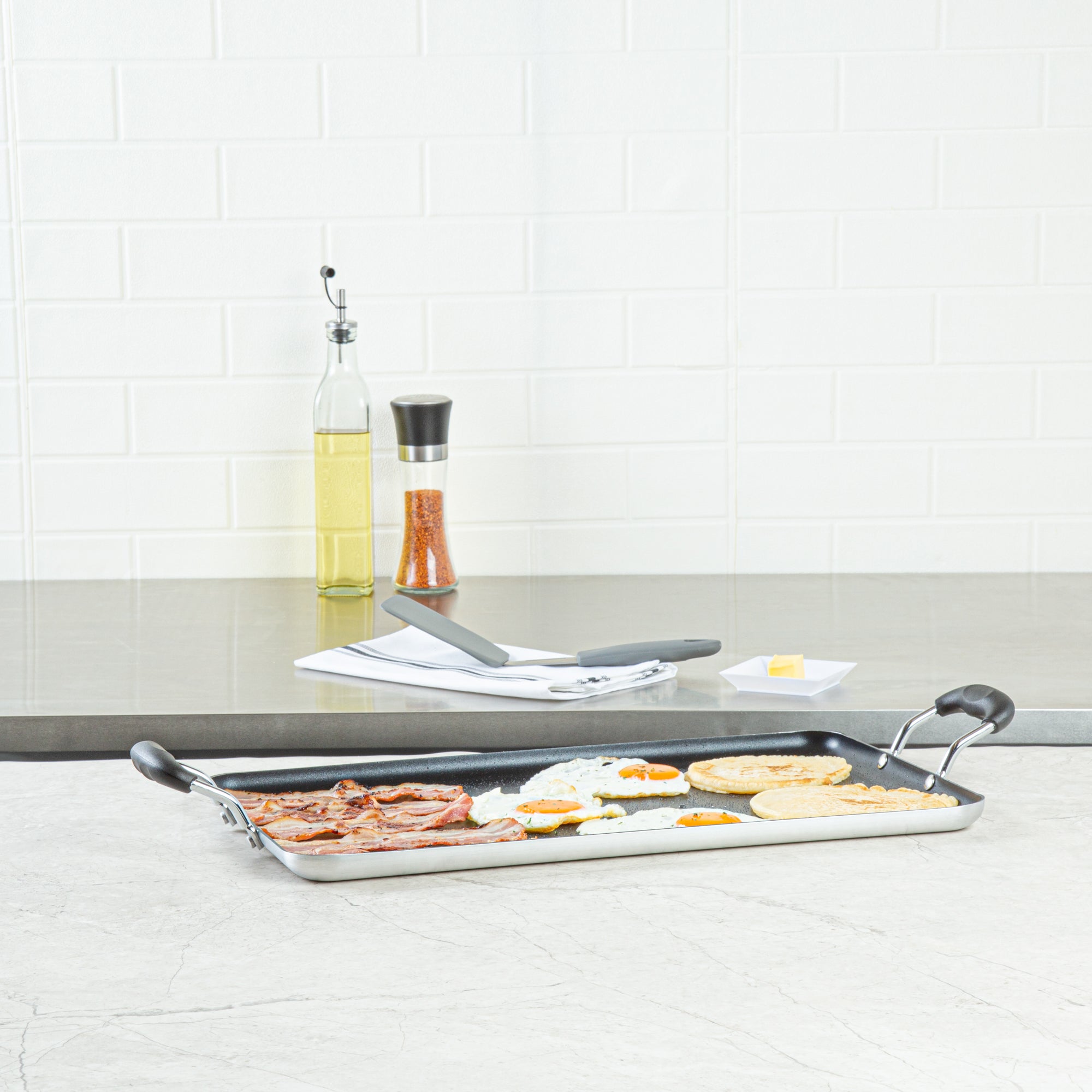 Met Lux Aluminum Double Burner Griddle - Non-Stick, with Bakelite Handles - 19" x 11 3/4" - 1 count box