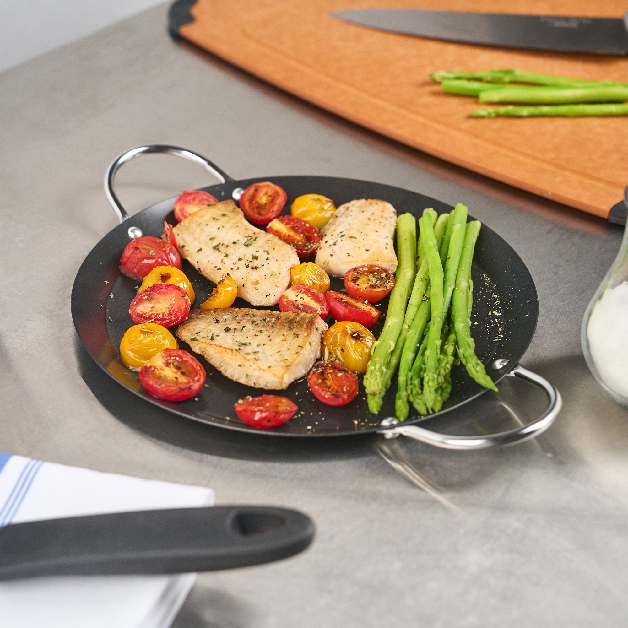 Met Lux Round Carbon Steel Griddle - Non-Stick, with Chrome Handles - 9" - 1 count box