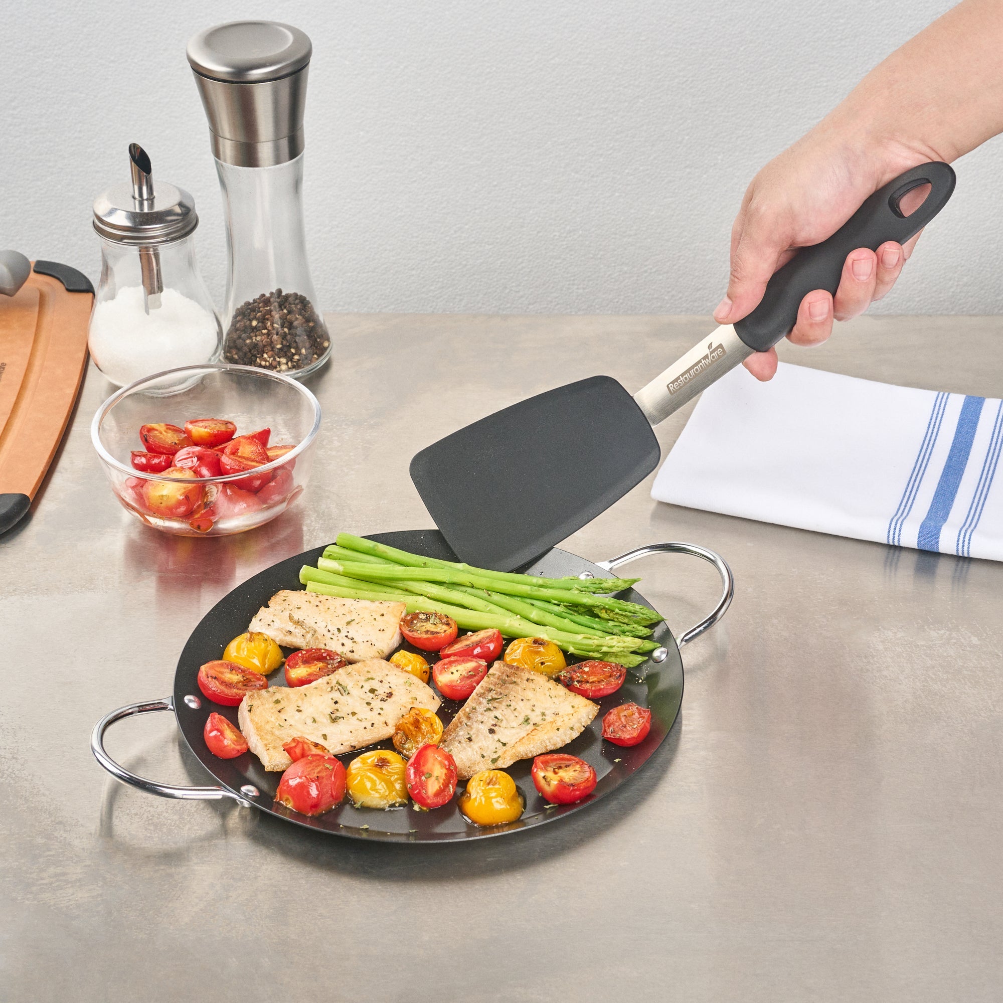 Met Lux Round Carbon Steel Griddle - Non-Stick, with Chrome Handles - 9" - 1 count box