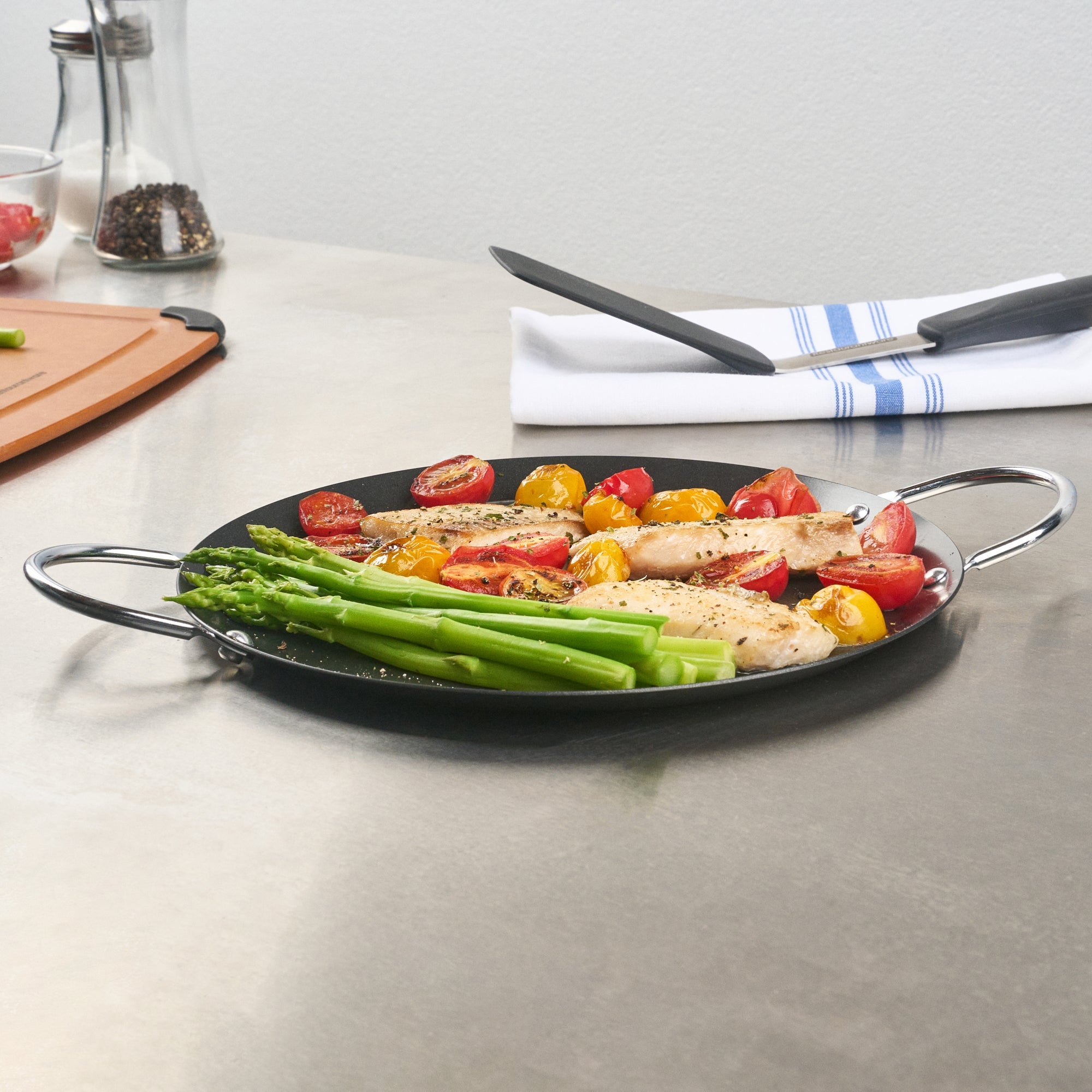 Met Lux Round Carbon Steel Griddle - Non-Stick, with Chrome Handles - 9" - 10 count box