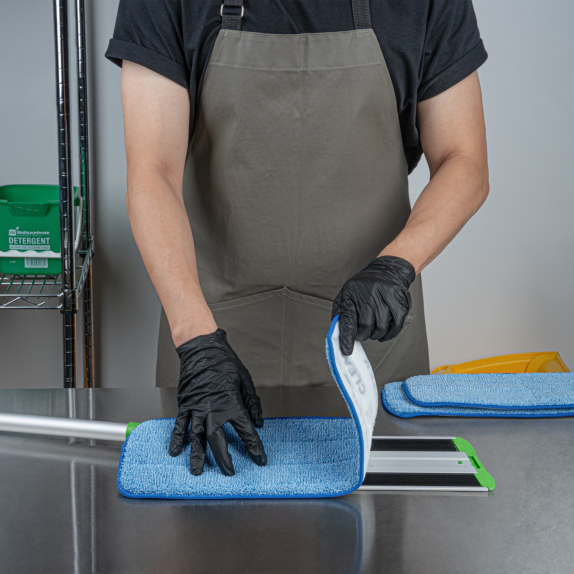 Clean Tek Professional Blue Microfiber Hook and Loop Wet / Dry Mop Pad - 19 1/2" - 1 count box