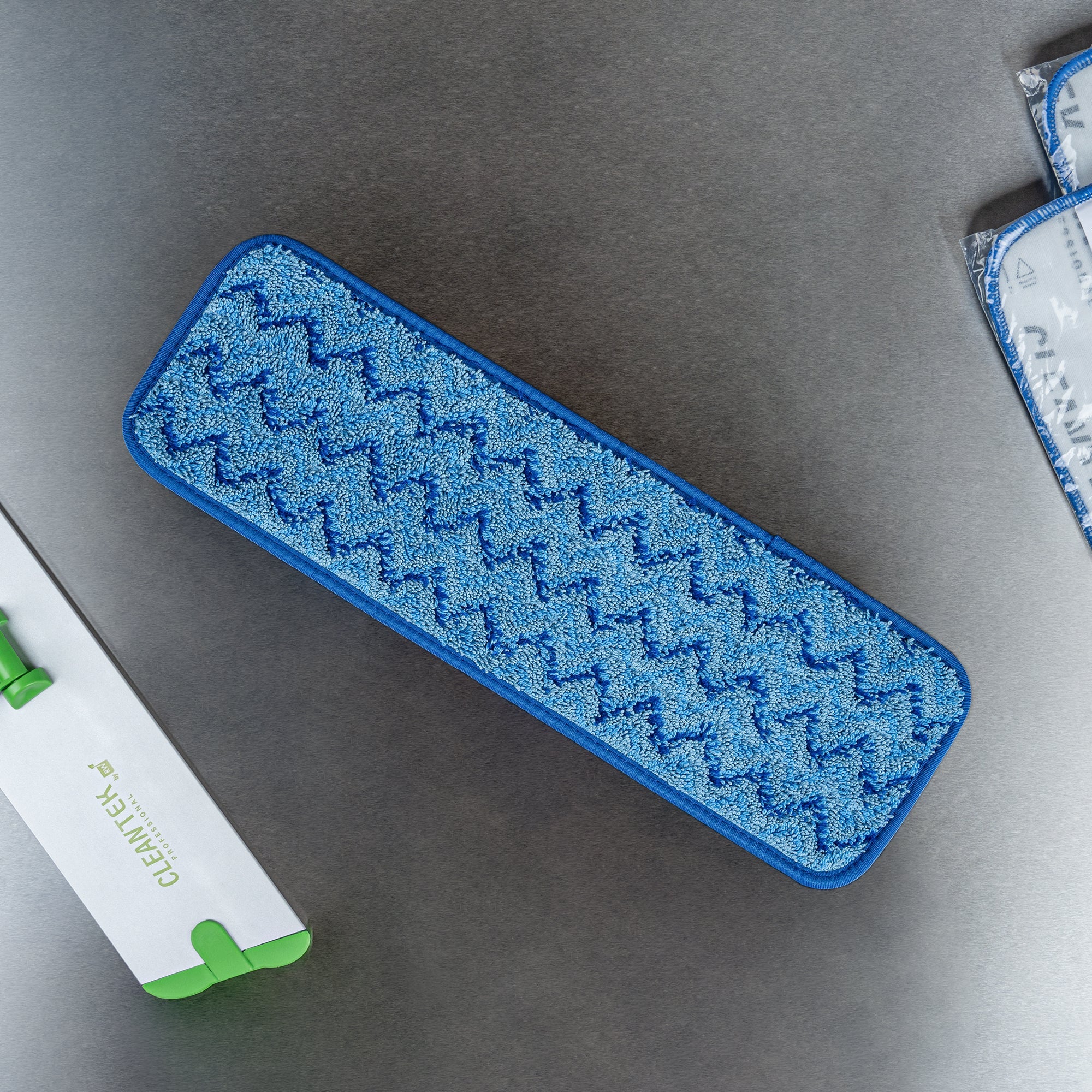 Clean Tek Professional Blue Microfiber Hook and Loop Wet / Dry Mop Pad - Zig Zag - 17 1/2" - 1 count box