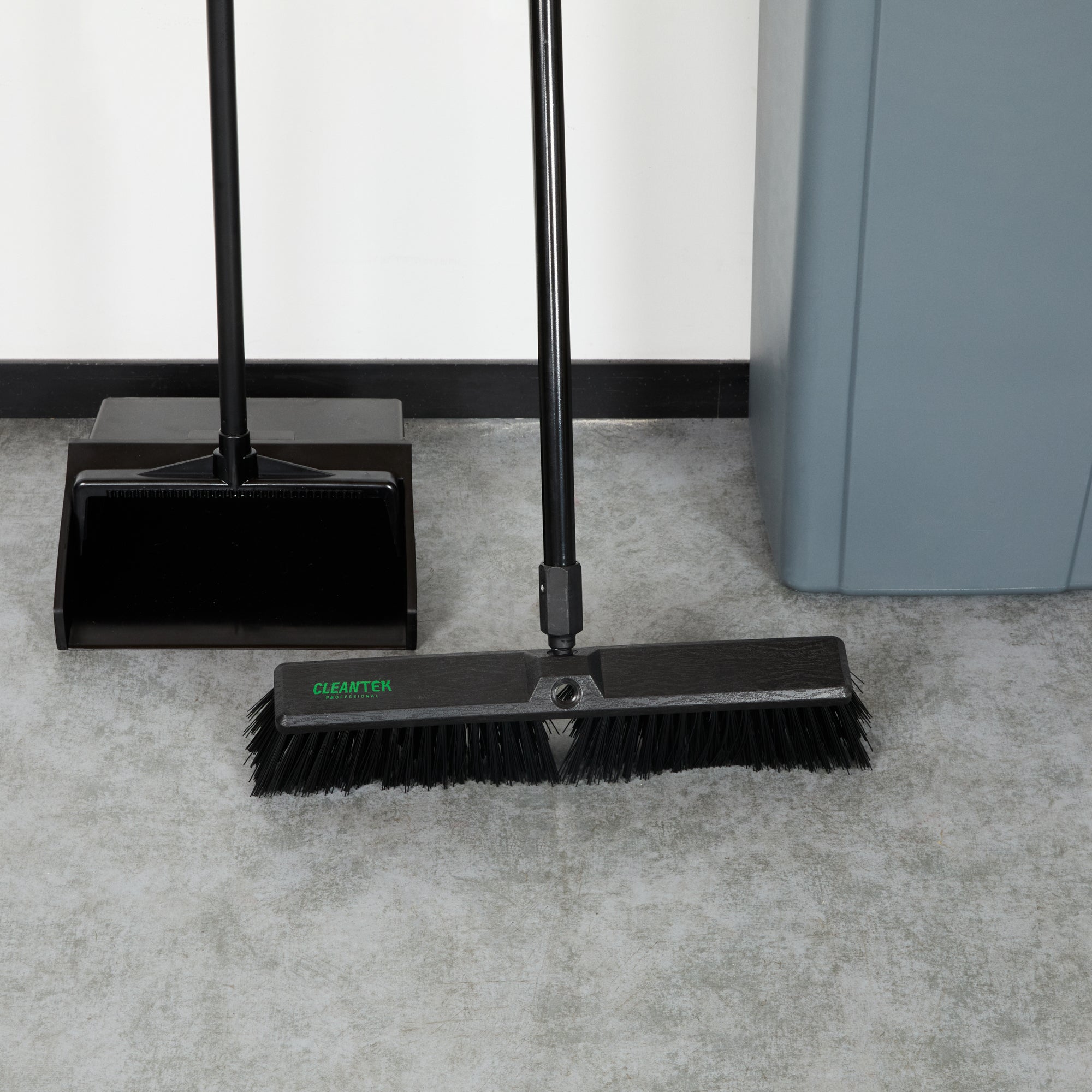 Clean Tek Professional 17 1/4" Black Plastic Push Broom Head - with Heavy Unflagged Bristles - 1 count box