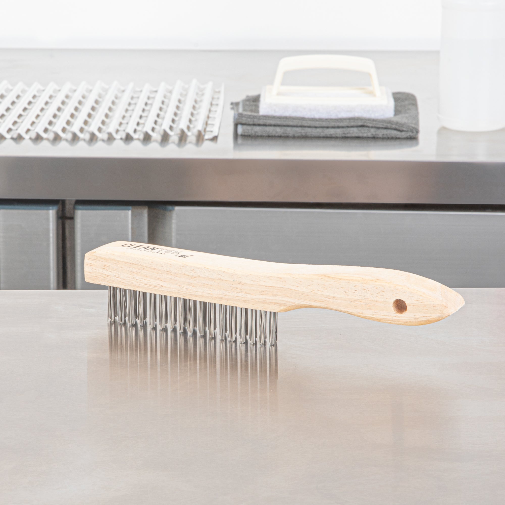 Clean Tek Professional 10 1/4" Stainless Steel Wire Bristle Grill / Oven Brush - with Curved Handle - 1 count box