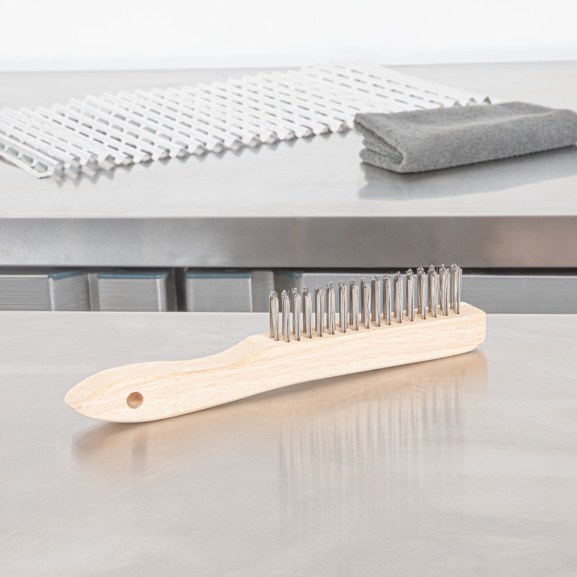 Clean Tek Professional 10 1/4" Stainless Steel Wire Bristle Grill / Oven Brush - with Curved Handle - 1 count box