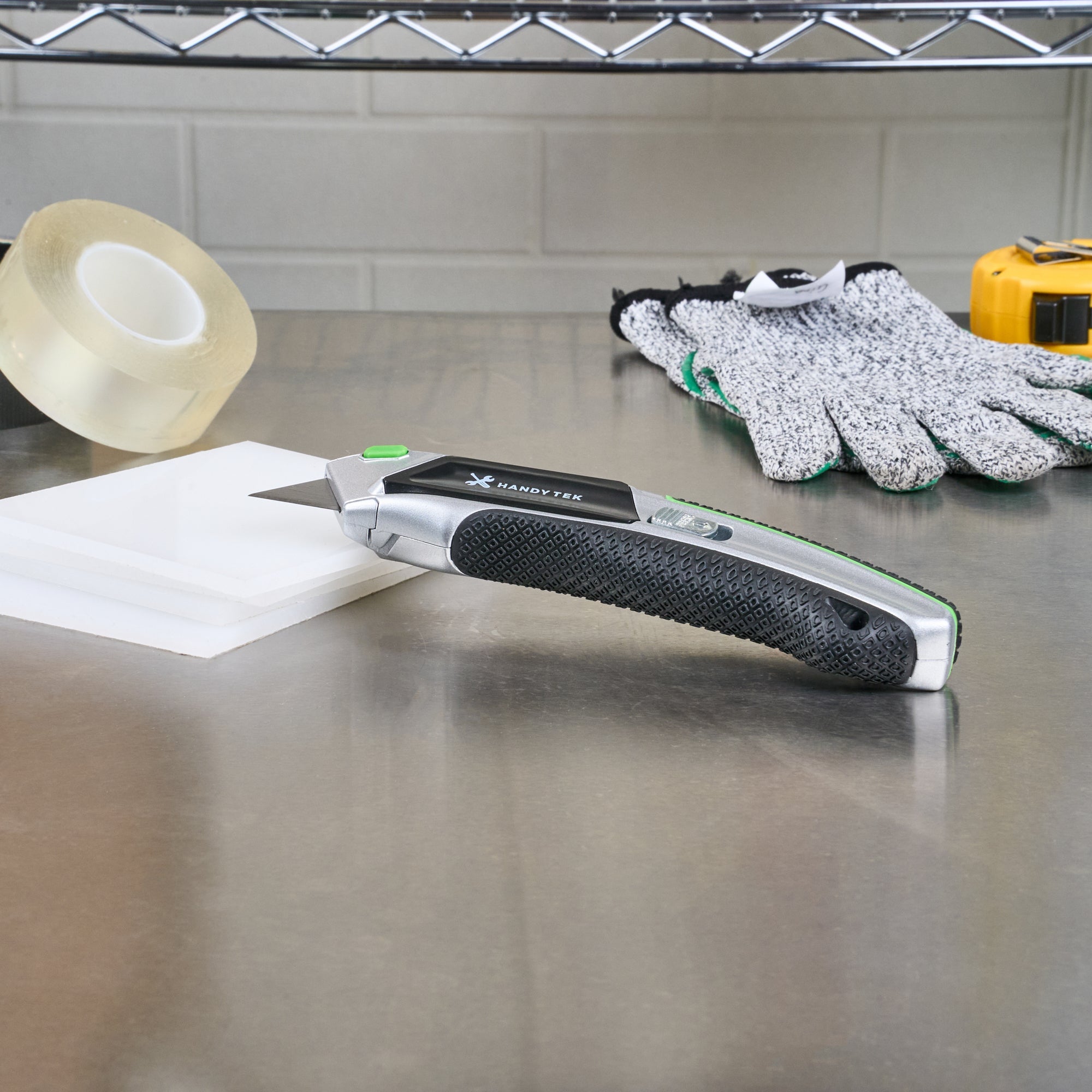 Handy Tek Silver Auto-Loading Utility Knife - Quick Change, Heavy Duty - 7" - 1 count box