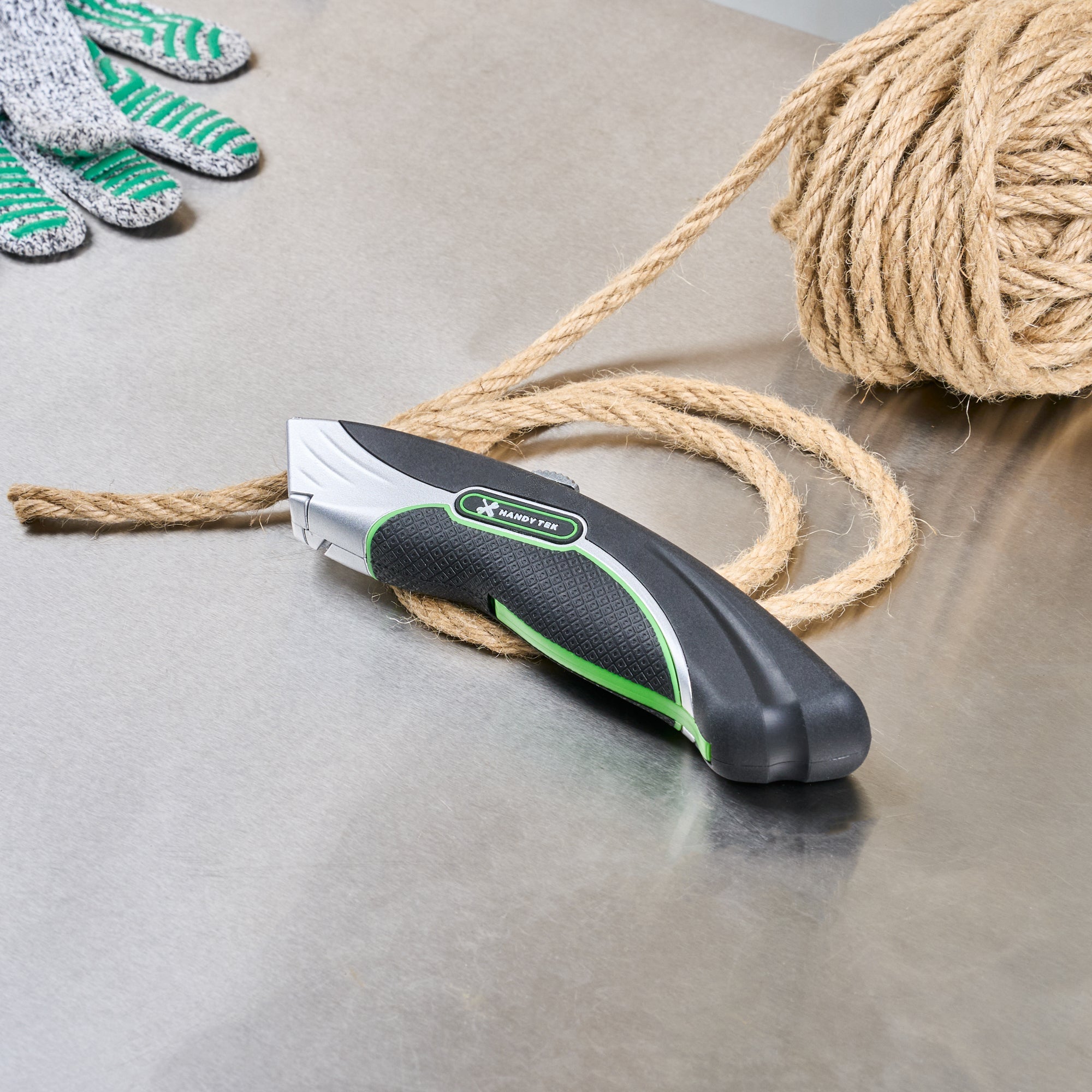 Handy Tek Black Dual Blade Utility Knife - Quick Change, Heavy Duty - 7" - 1 count box