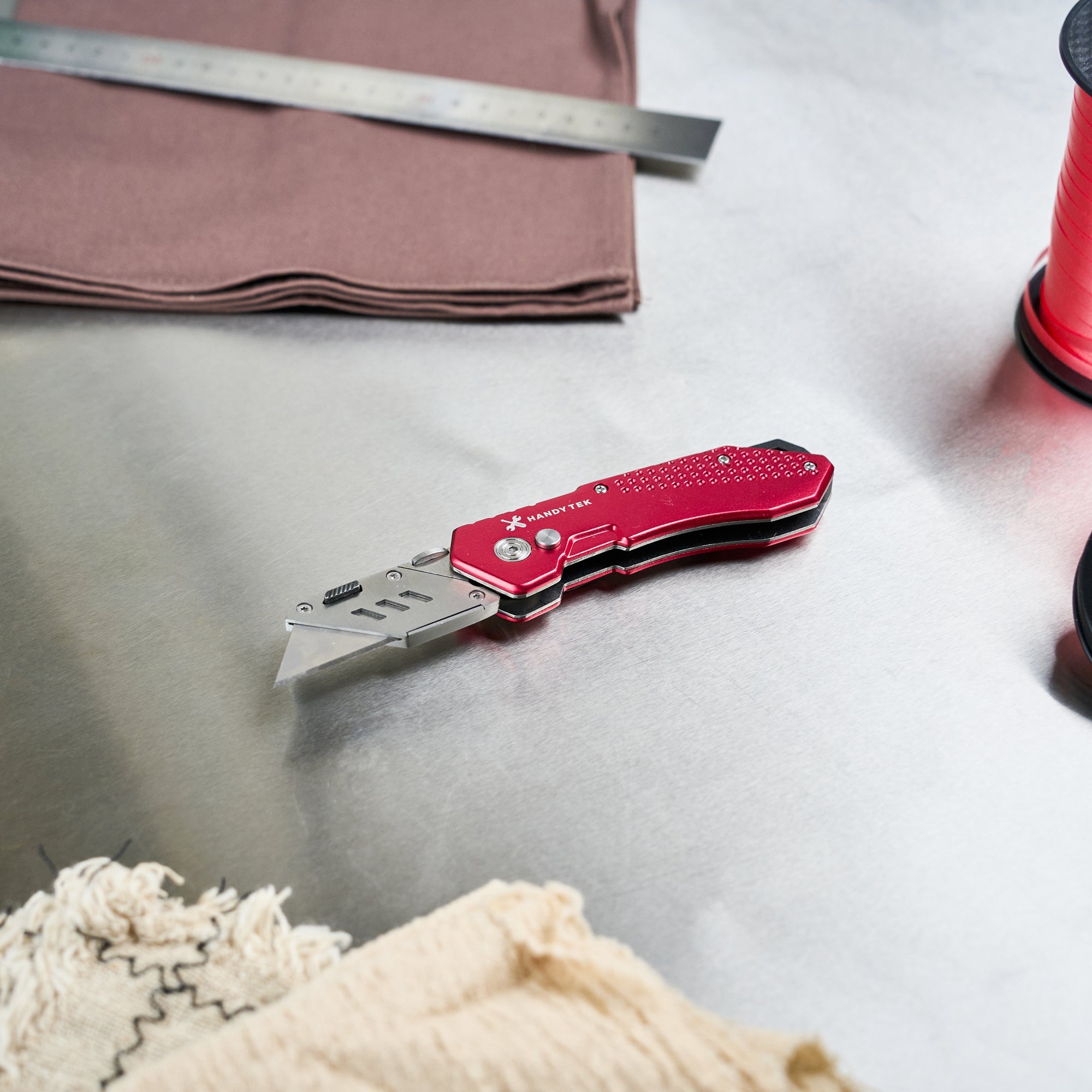 Handy Tek Red Folding Utility Knife - Quick Change, Lock Back, Heavy Duty - 6 3/4" - 6 count box