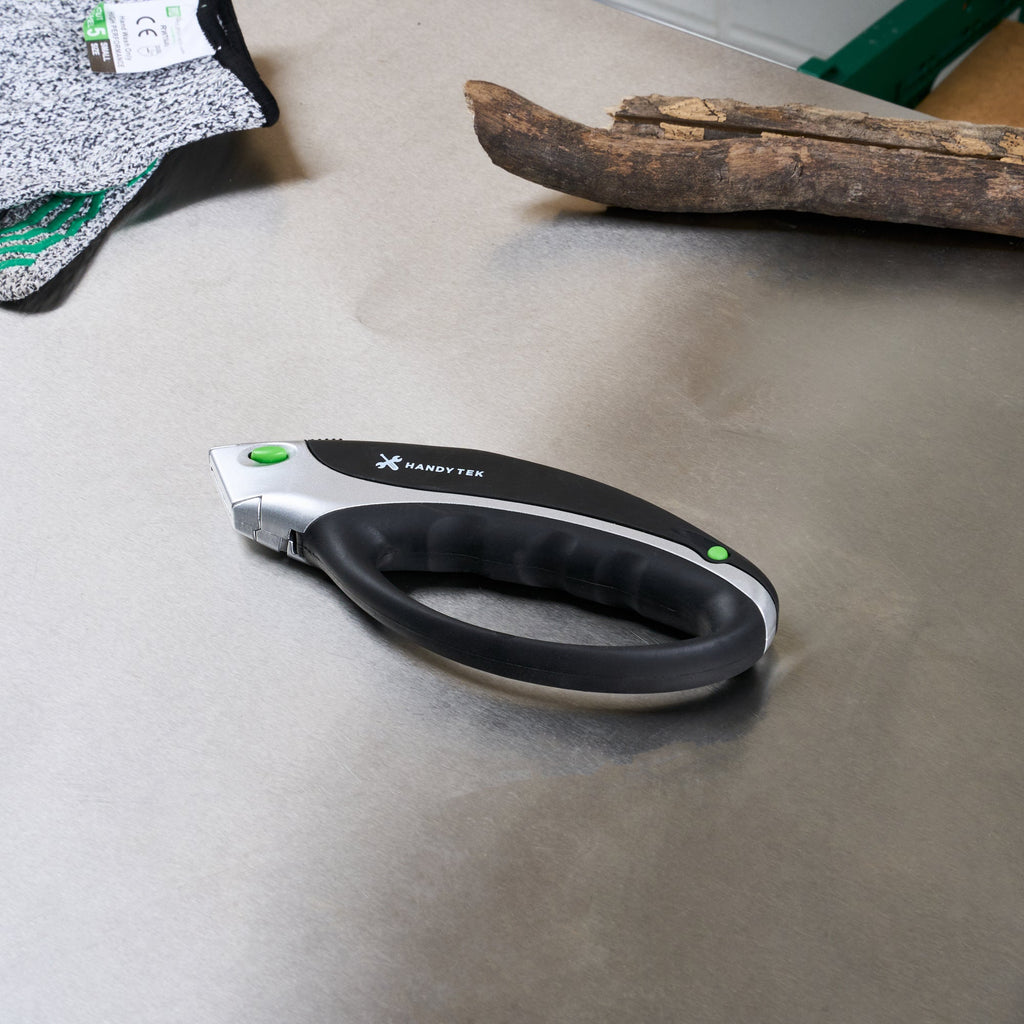 Handy Tek Black Safety Utility Knife - Quick Change, Heavy Duty - 6 3/4" - 1 count box