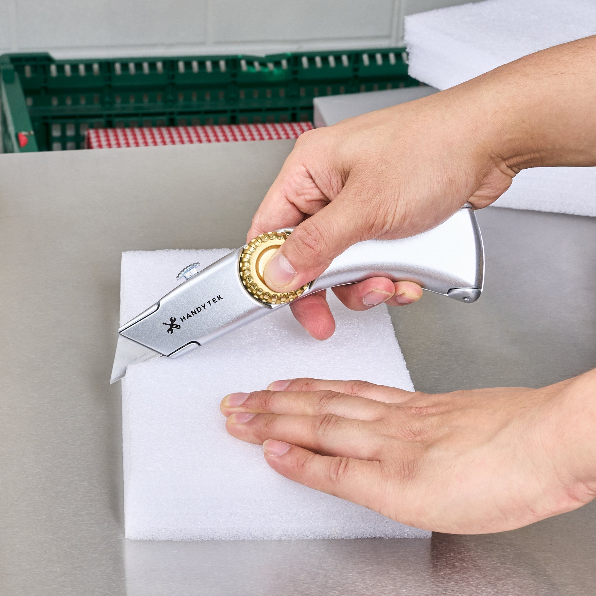 Handy Tek Silver Utility Knife - with Blade Lock Wheel, Quick Change, Heavy Duty - 7" - 1 count box
