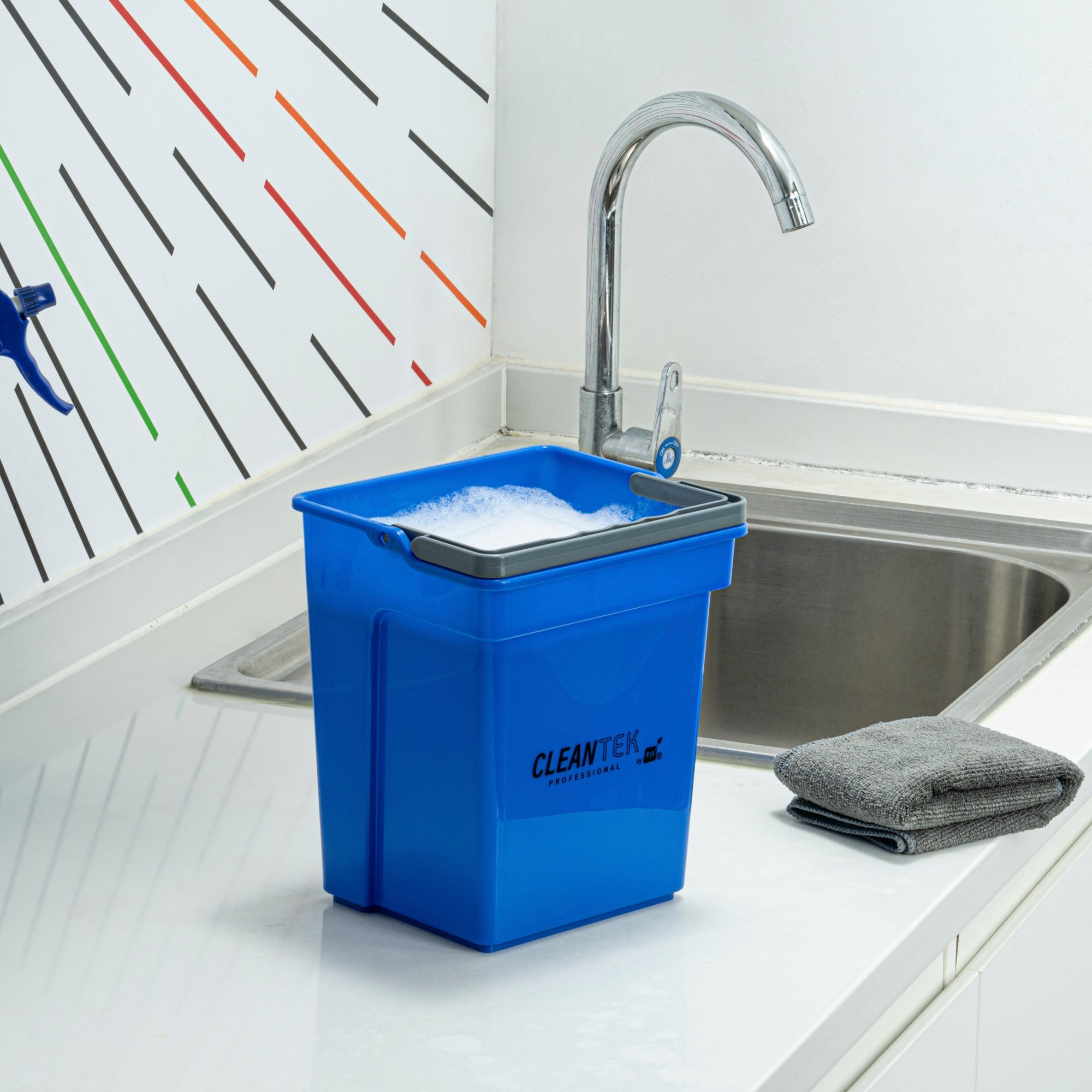 Clean Tek Professional 4 Qt Blue Cleaning Bucket - 7" x 6 1/4" x 8 1/2" - 1 count box