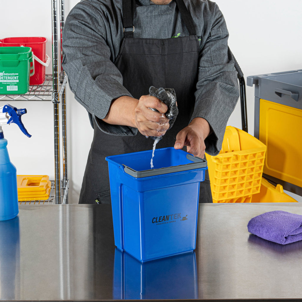 Clean Tek Professional 4 Qt Blue Cleaning Bucket - 7" x 6 1/4" x 8 1/2" - 1 count box