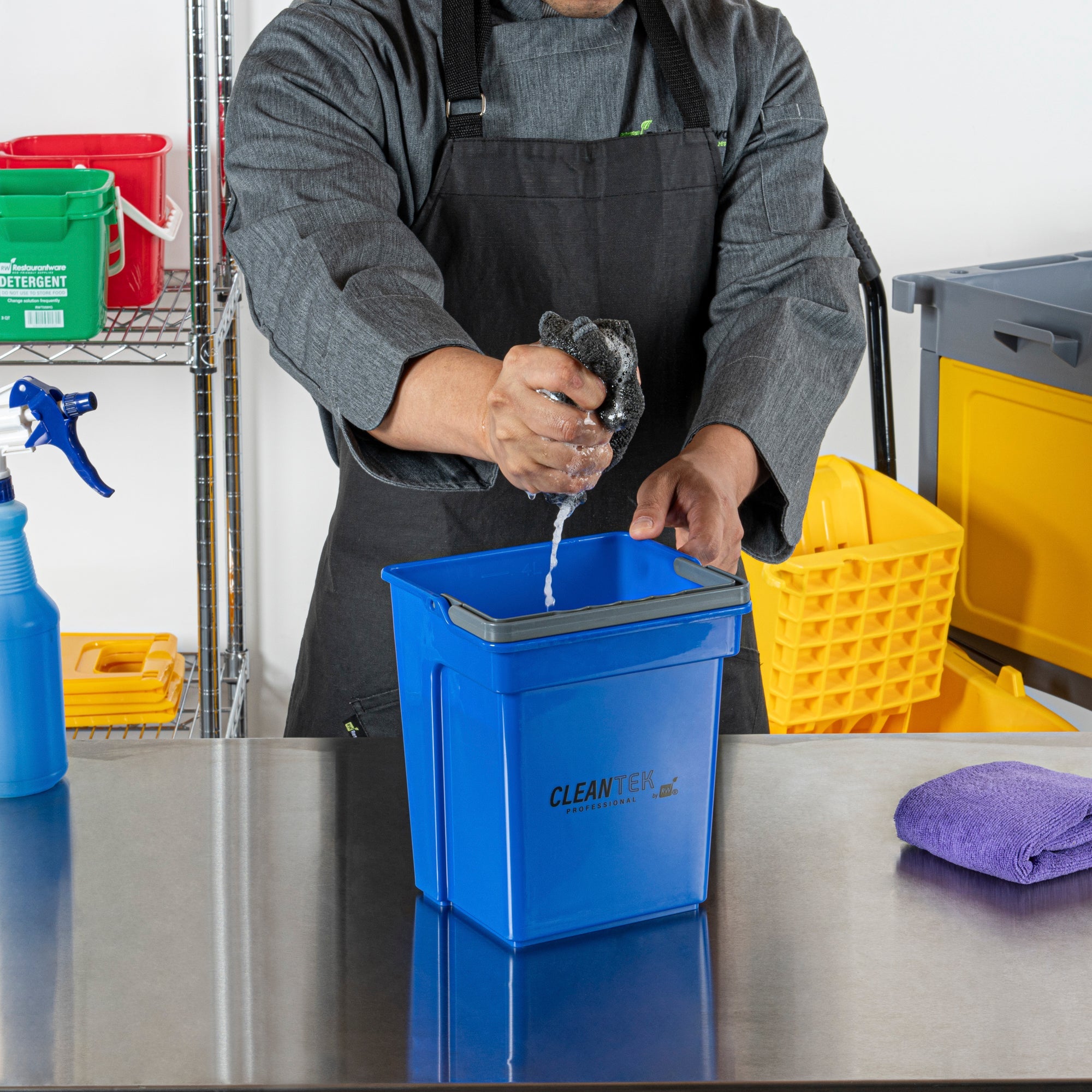 Clean Tek Professional 4 Qt Blue Cleaning Bucket - 7" x 6 1/4" x 8 1/2" - 1 count box