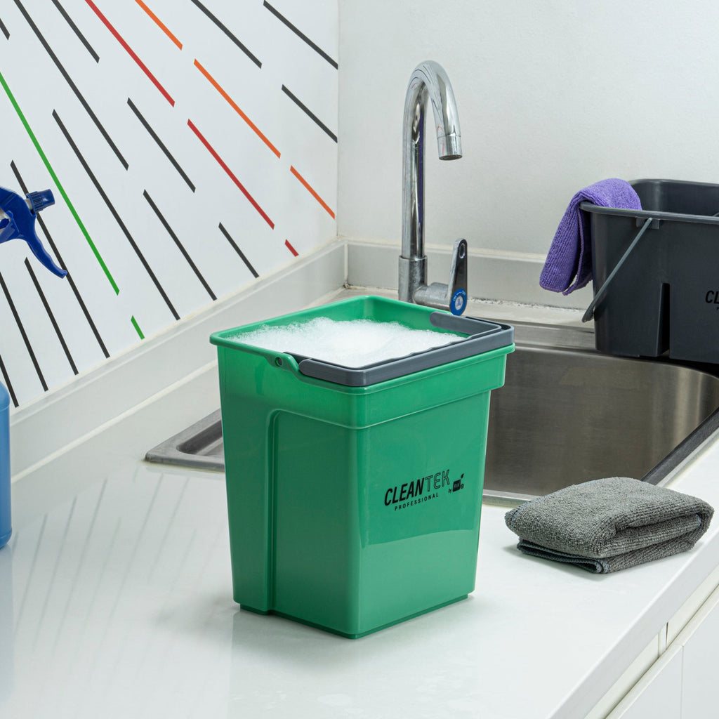 Clean Tek Professional 4 Qt Green Cleaning Bucket - 7" x 6 1/4" x 8 1/2" - 1 count box