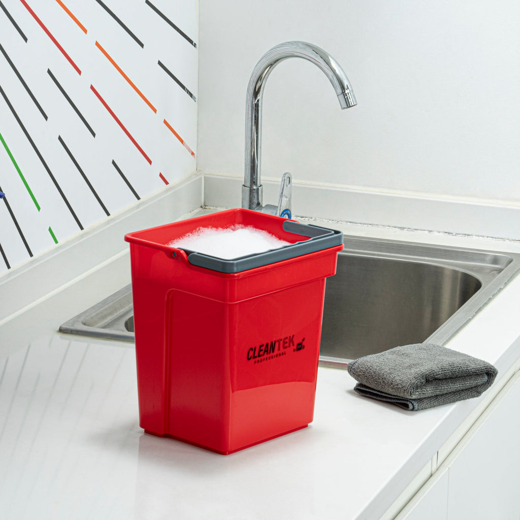 Clean Tek Professional 4 Qt Red Cleaning Bucket - 7" x 6 1/4" x 8 1/2" - 1 count box