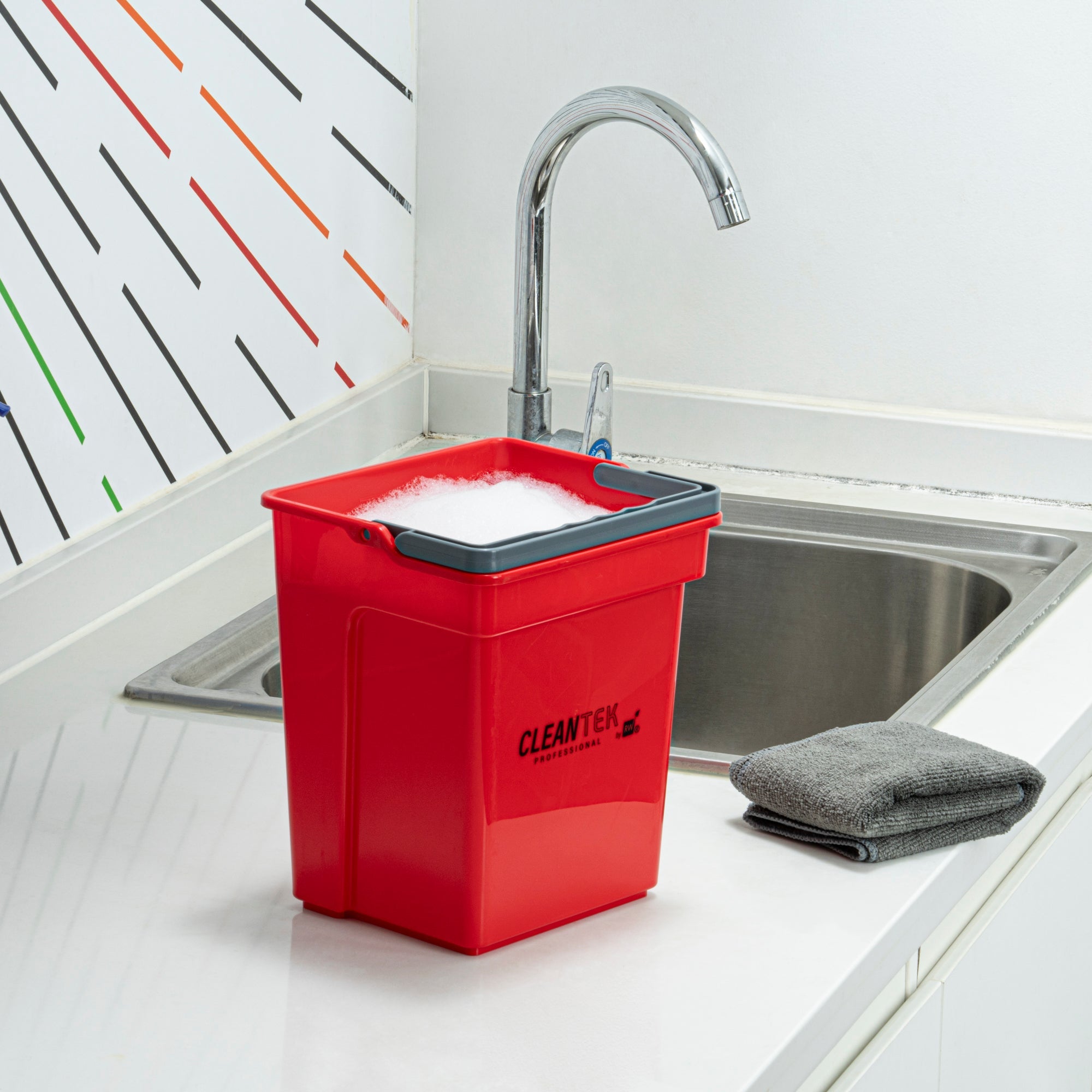 Clean Tek Professional 4 Qt Red Cleaning Bucket - 7" x 6 1/4" x 8 1/2" - 1 count box