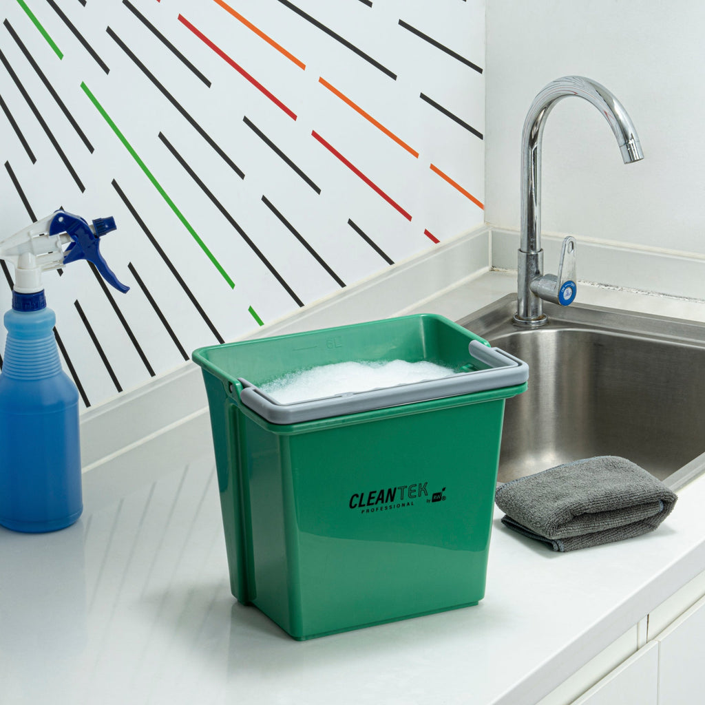 Clean Tek Professional 6 Qt Green Cleaning Bucket - 9 1/4" x 7" x 8 3/4" - 1 count box