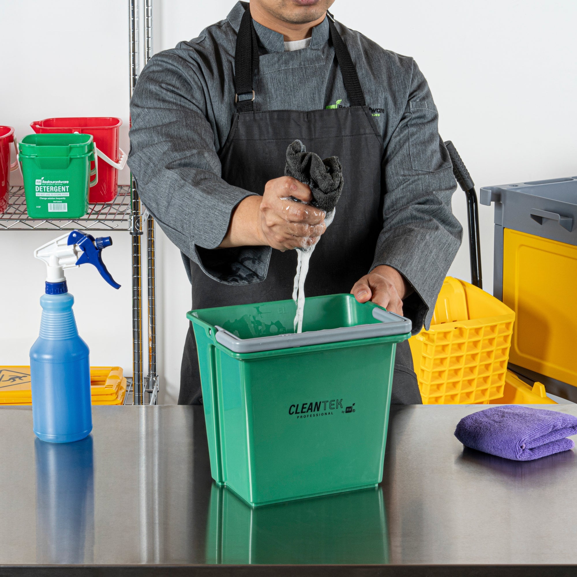Clean Tek Professional 6 Qt Green Cleaning Bucket - 9 1/4" x 7" x 8 3/4" - 1 count box