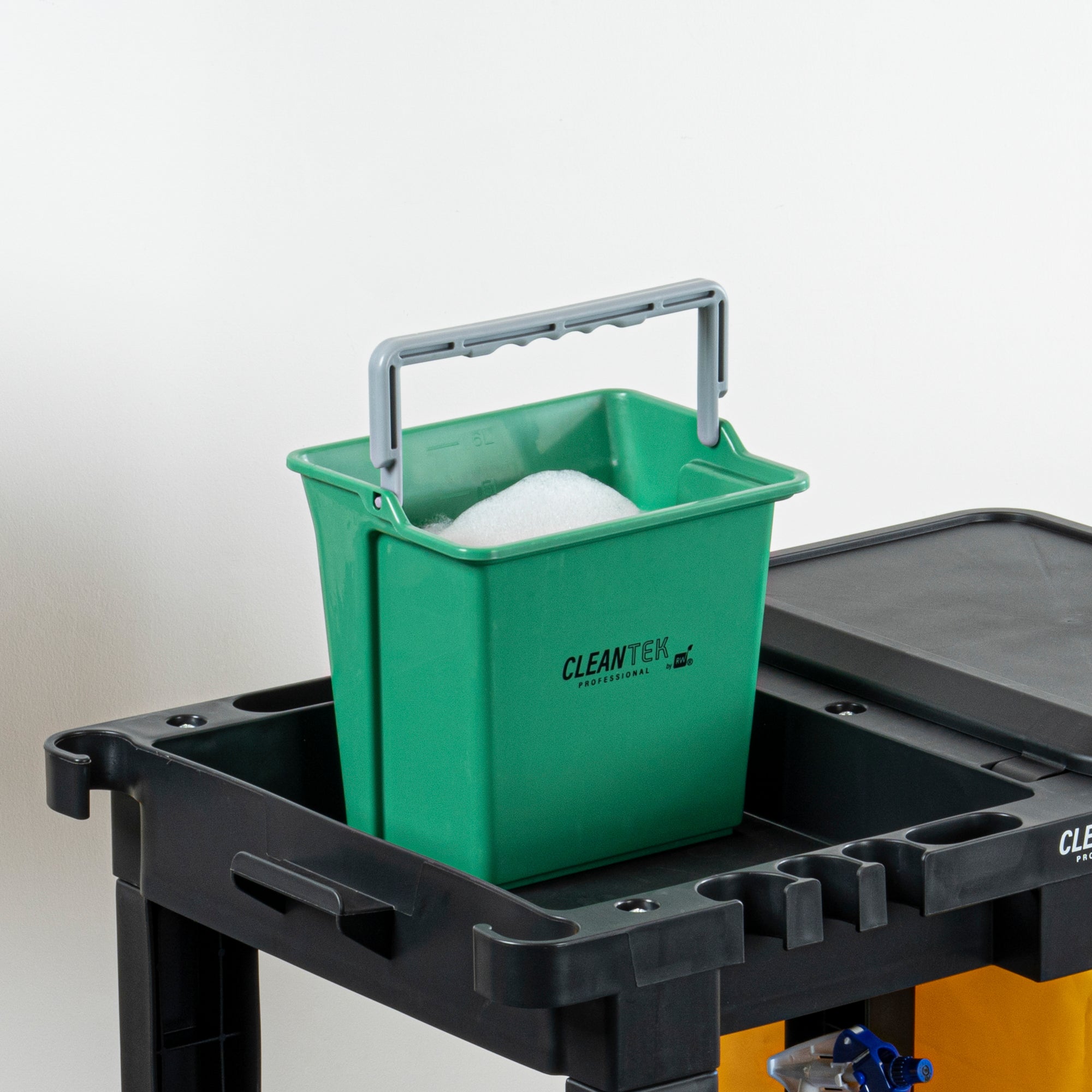 Clean Tek Professional 6 Qt Green Cleaning Bucket - 9 1/4" x 7" x 8 3/4" - 1 count box