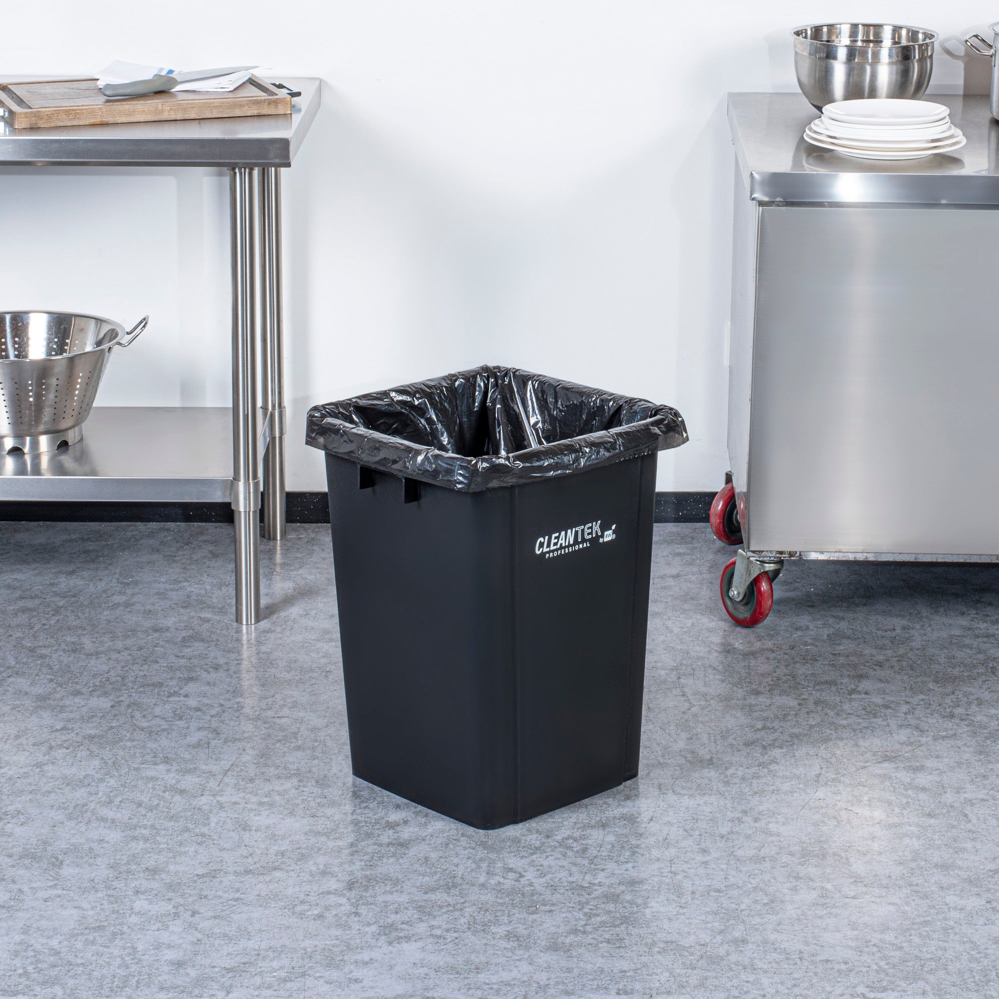 Clean Tek Professional 19 gal Square Black Plastic Trash Can - 16" x 16" x 21 1/4" - 1 count box