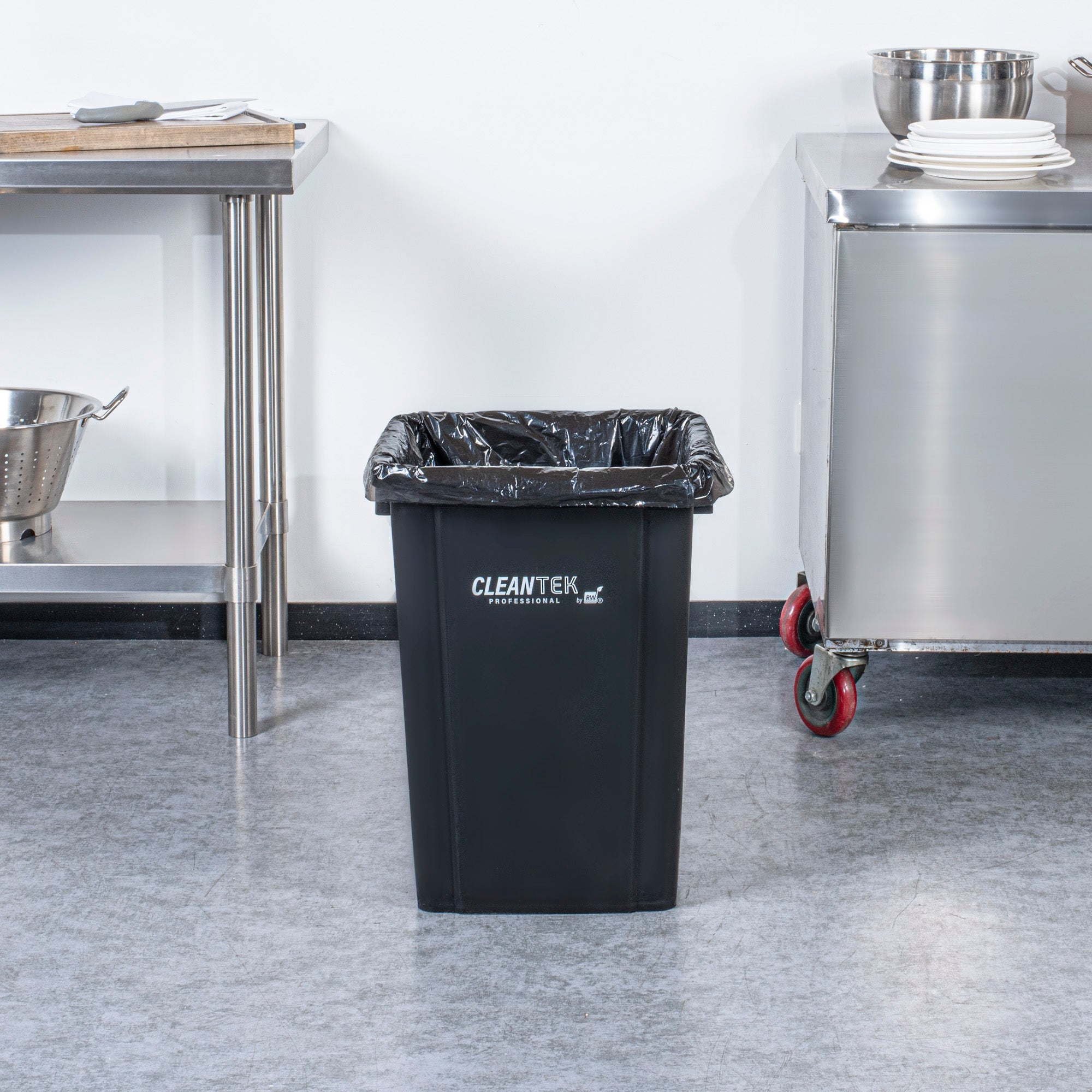 Clean Tek Professional 19 gal Square Black Plastic Trash Can - 16" x 16" x 21 1/4" - 1 count box