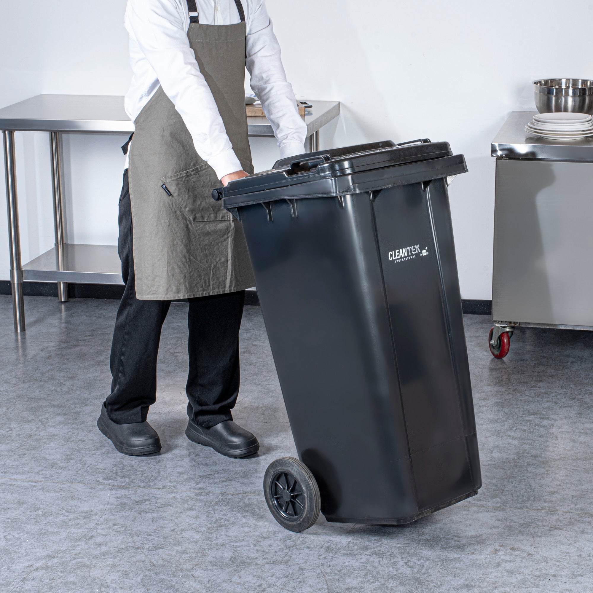 Clean Tek Professional 32 gal Rectangle Black Plastic Wheeled Trash Can - with Lid - 22 1/2" x 19" x 37 1/2" - 1 count box