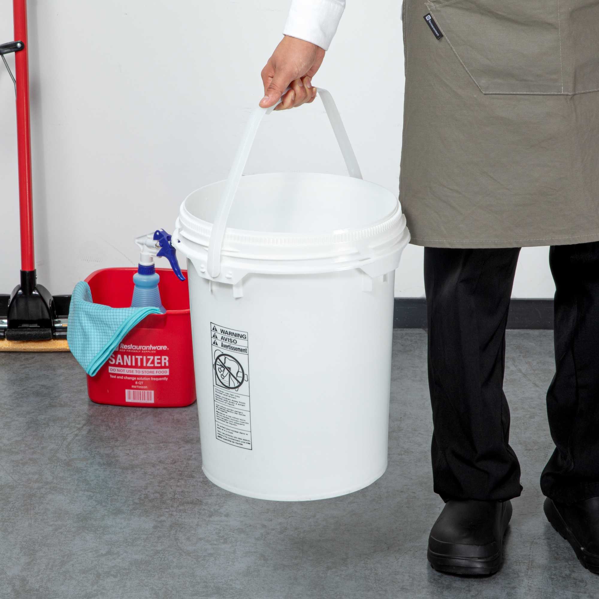 Met Lux 5 gal Round White Plastic Screw Top Pail - UN Rated - 11 1/4" x 11 1/4" x 15 1/4" - 1 count box