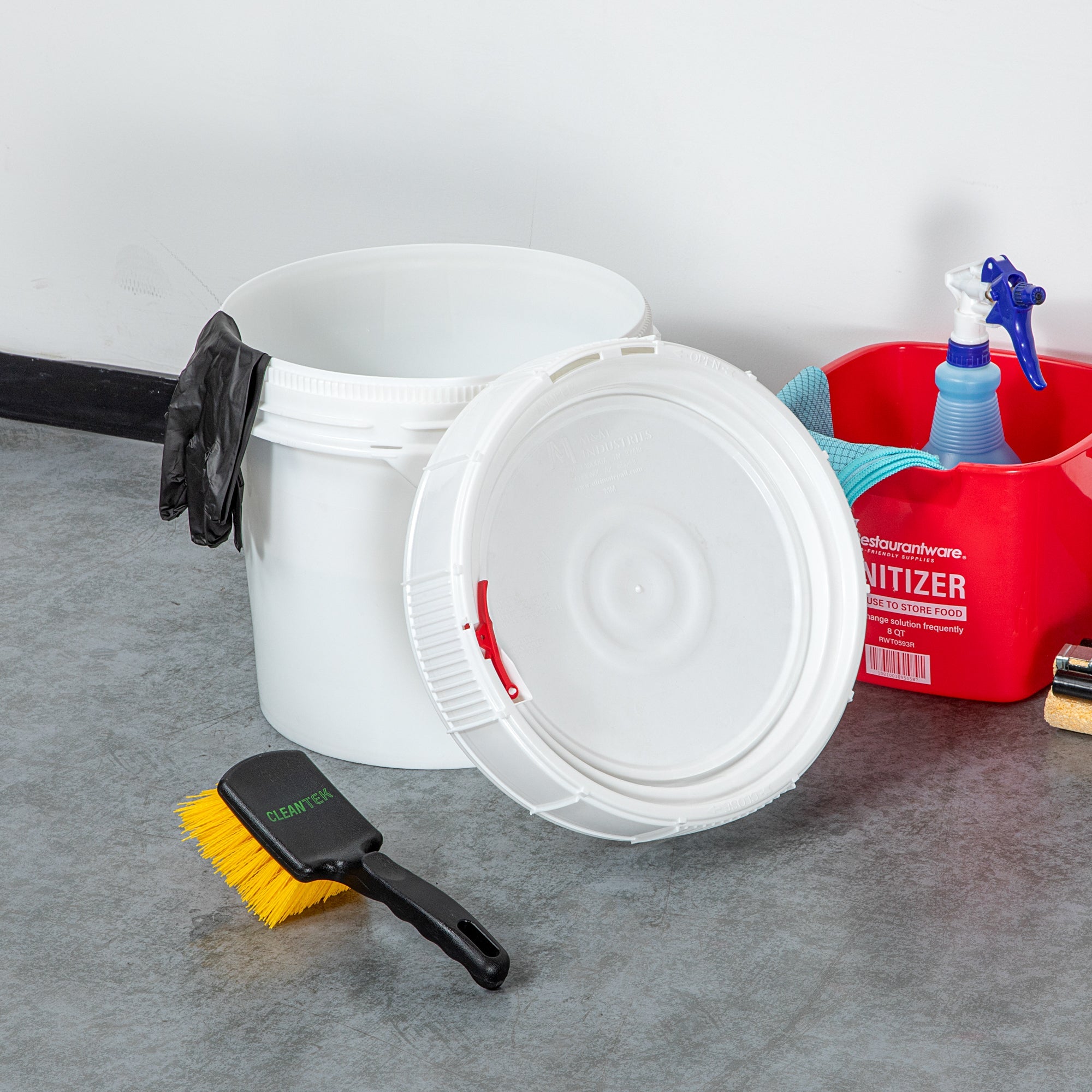 Met Lux Round White Plastic Screw Top Lid - For 3.5 & 5 gal Pail, Tamper-Evident, UN Rated - 11 1/4" x 11 1/4" x 2 1/2" - 1 count box