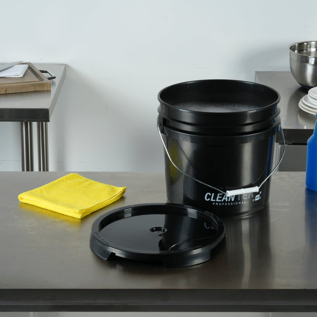 Clean Tek Professional Round Black Plastic Easy-Off Lid - Fits 3.5 and 5 Gal Pail - 1 count box