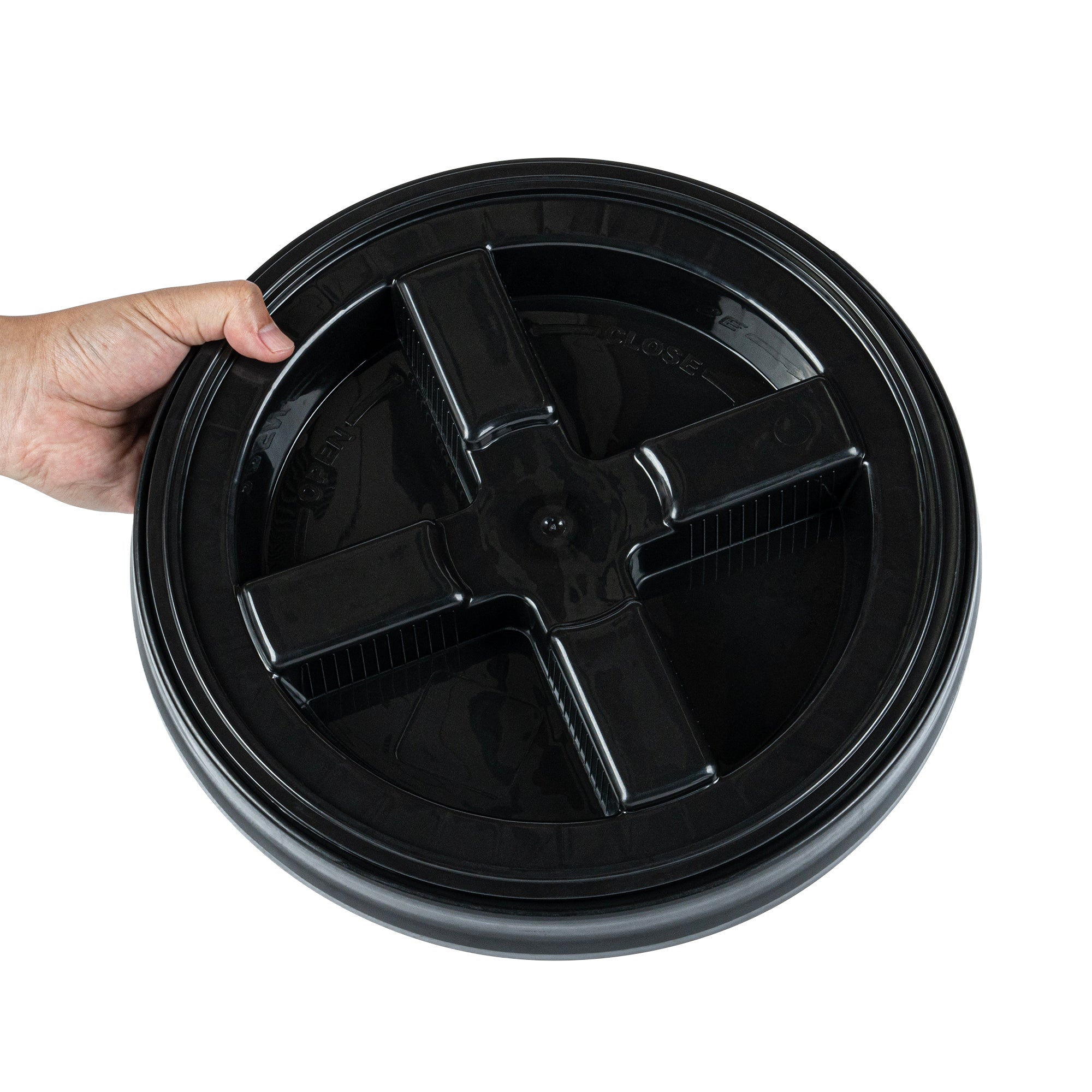 Clean Tek Professional Round Black Plastic Gamma Seal Lid - Fits 3.5 and 5 Gal Pail, with Gasket - 1 count box