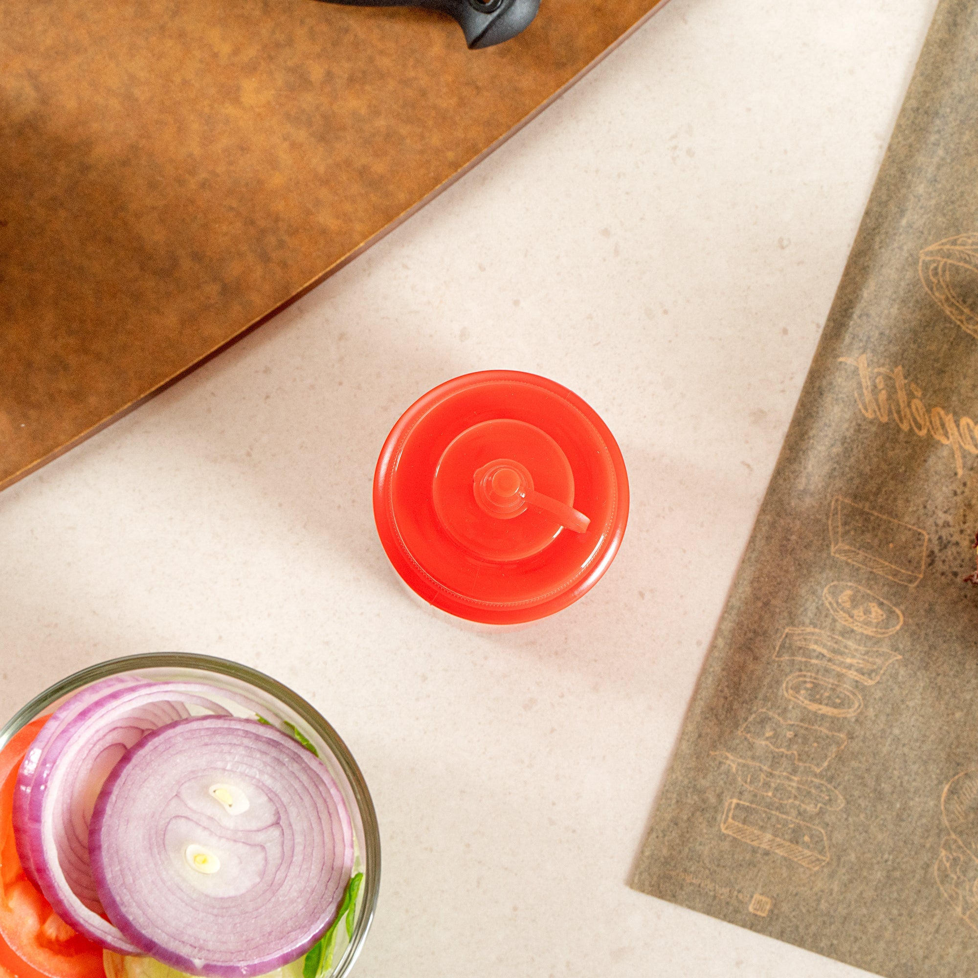 Sauce Tek 16 oz Red Plastic Squeeze Bottle - with Cap, Wide Mouth - 2 1/2" x 2 1/2" x 7 3/4" - 1 count box