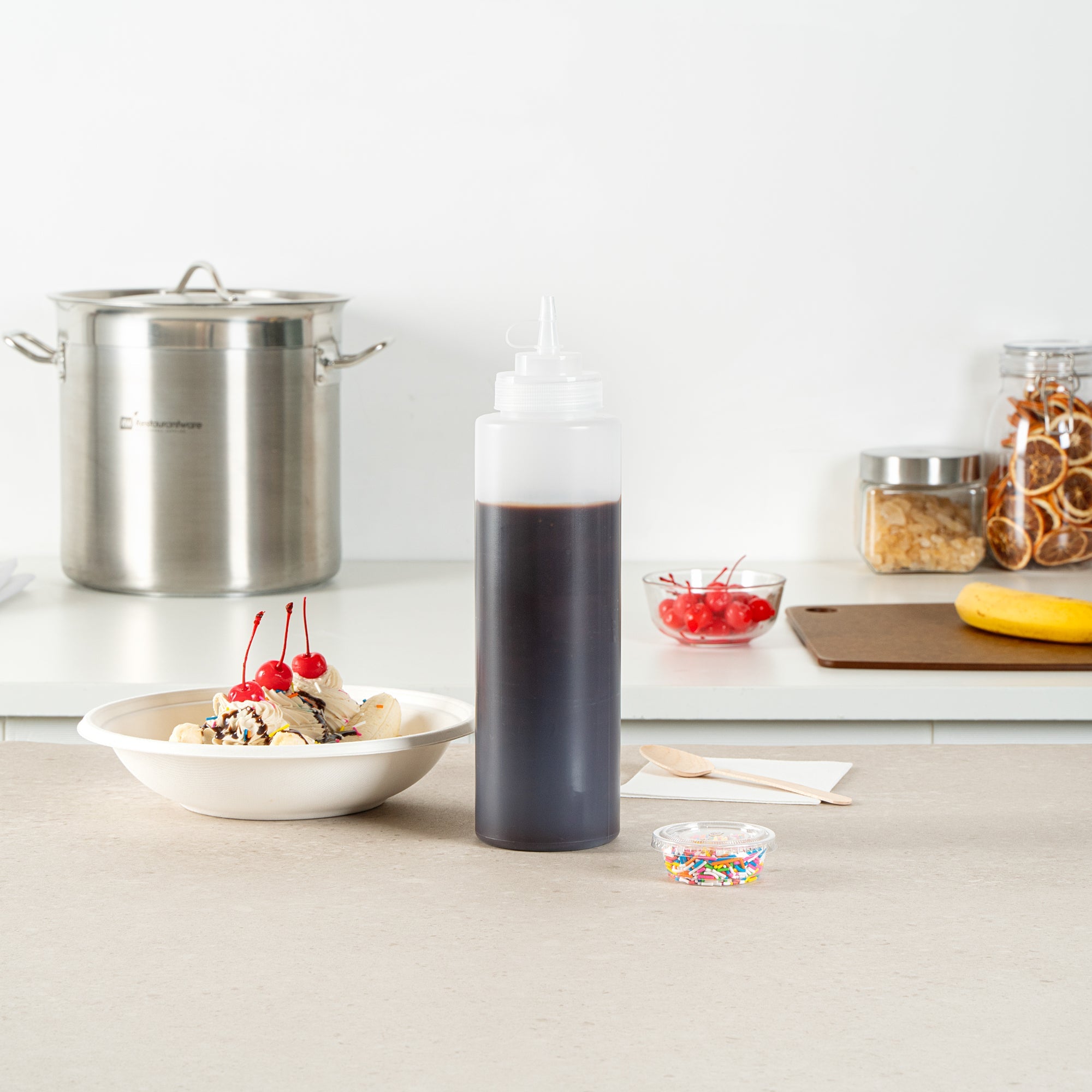Sauce Tek 32 oz Clear Plastic Squeeze Bottle - with Cap, Wide Mouth - 3" x 3" x 11 1/2" - 1 count box