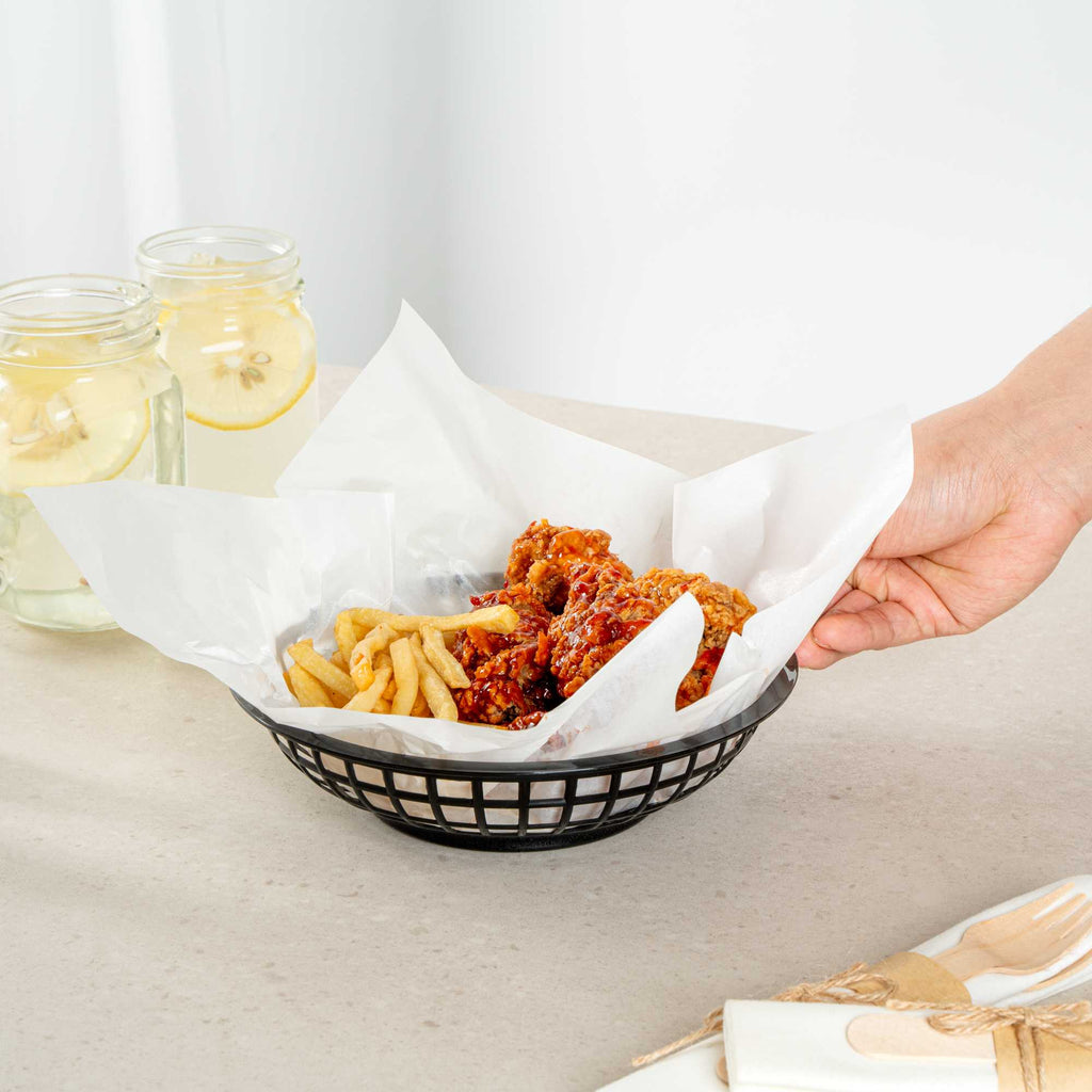 Chef 101 Round Black Plastic Fast Food Serving Basket - 7 3/4" x 7 3/4" x 2" - 10 count box