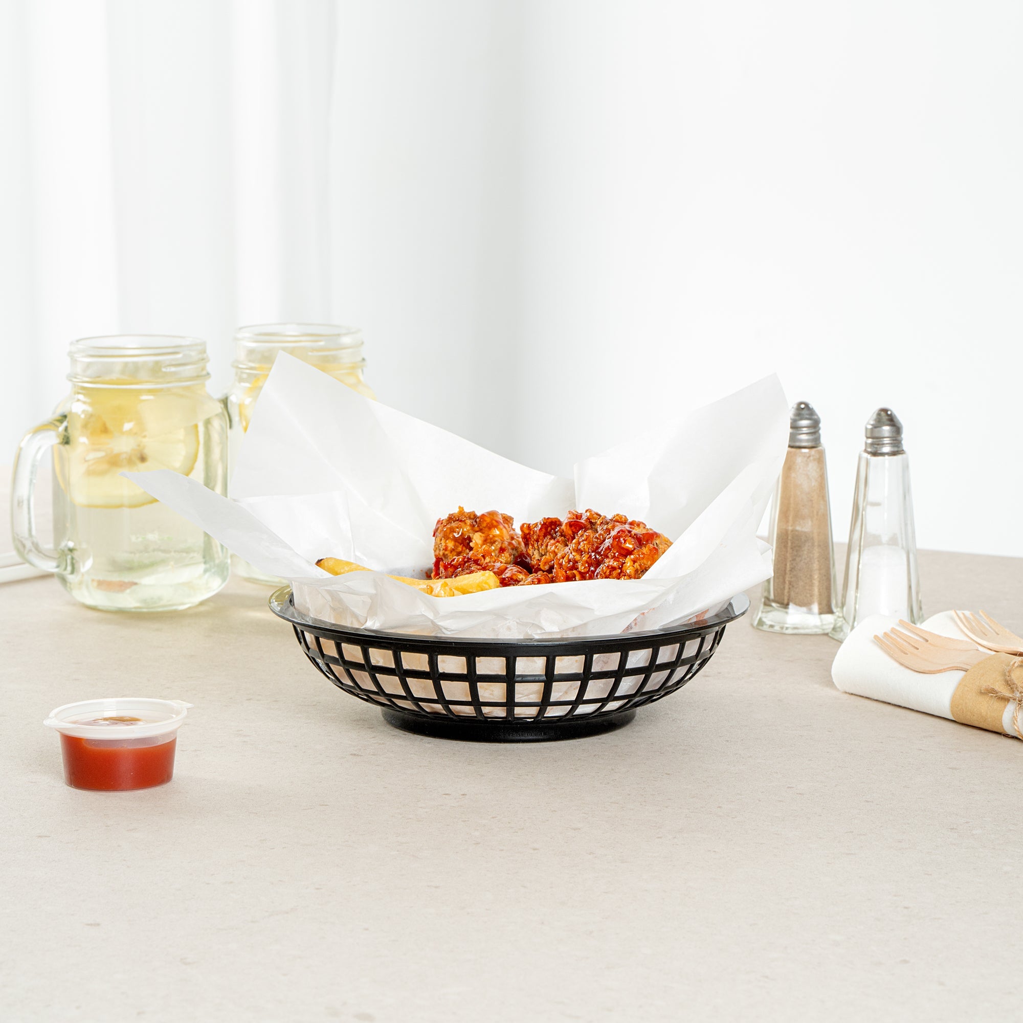 Chef 101 Round Black Plastic Fast Food Serving Basket - 7 3/4" x 7 3/4" x 2" - 100 count box