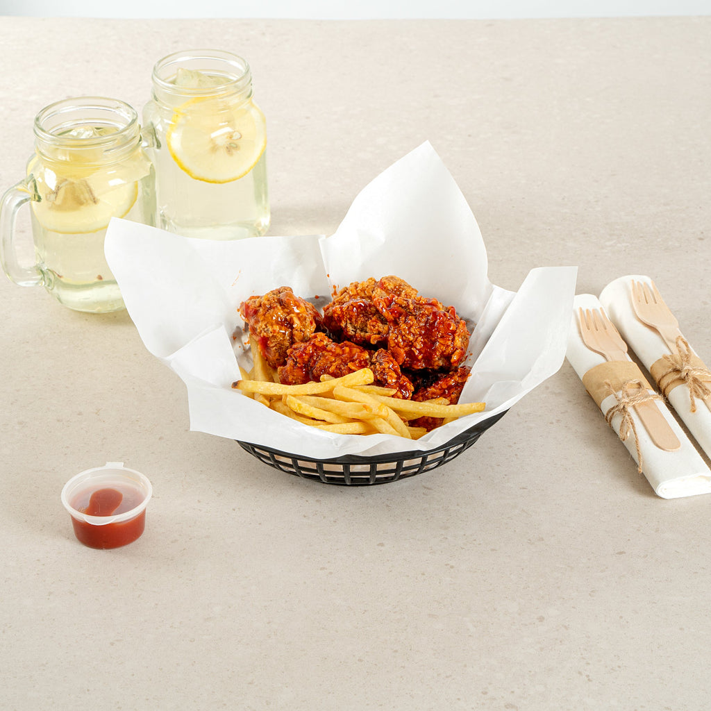 Chef 101 Round Black Plastic Fast Food Serving Basket - 7 3/4" x 7 3/4" x 2" - 100 count box