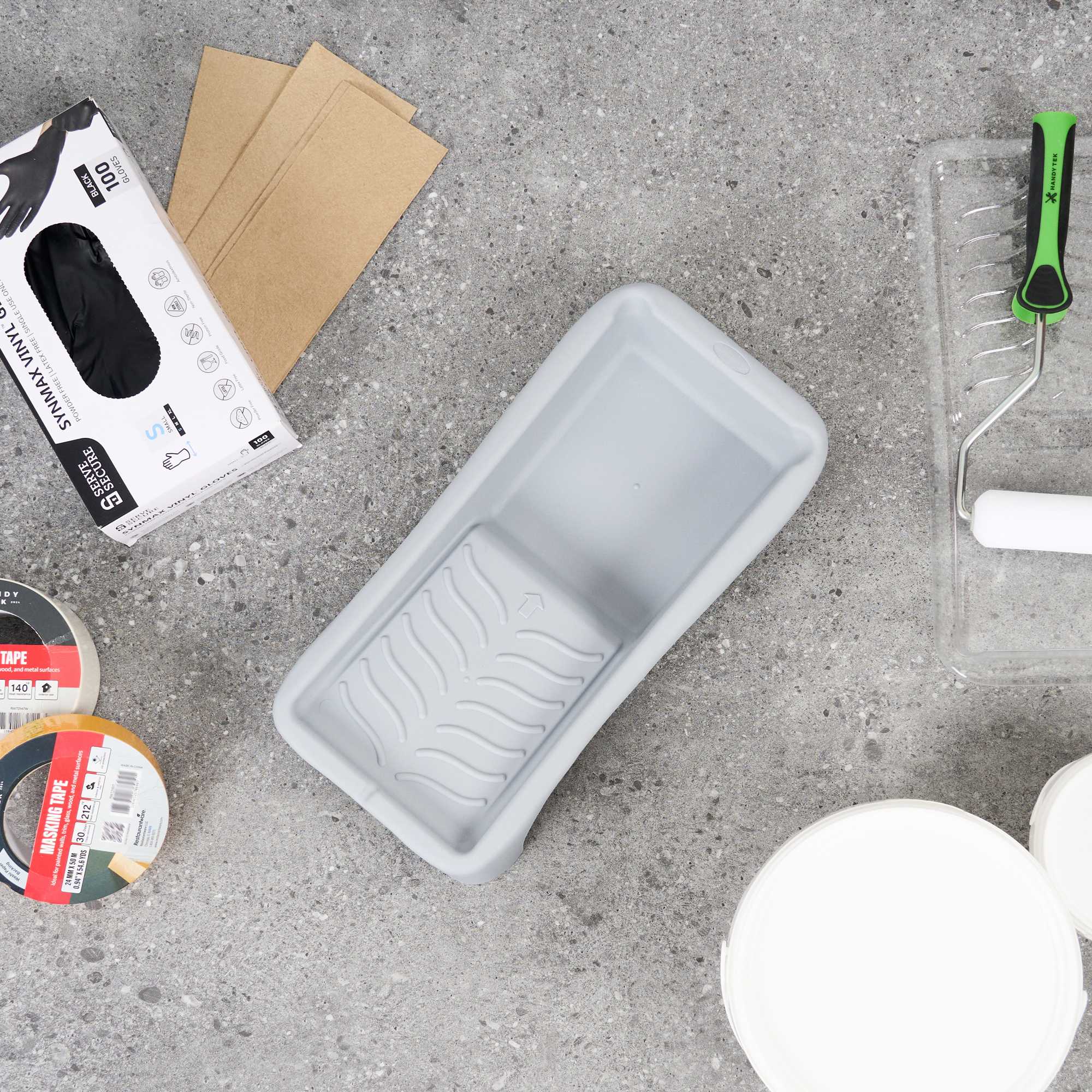 Handy Tek 1.5 qt Gray Plastic Paint Tray - 14" x 7" x 2 1/2" - 1 count box