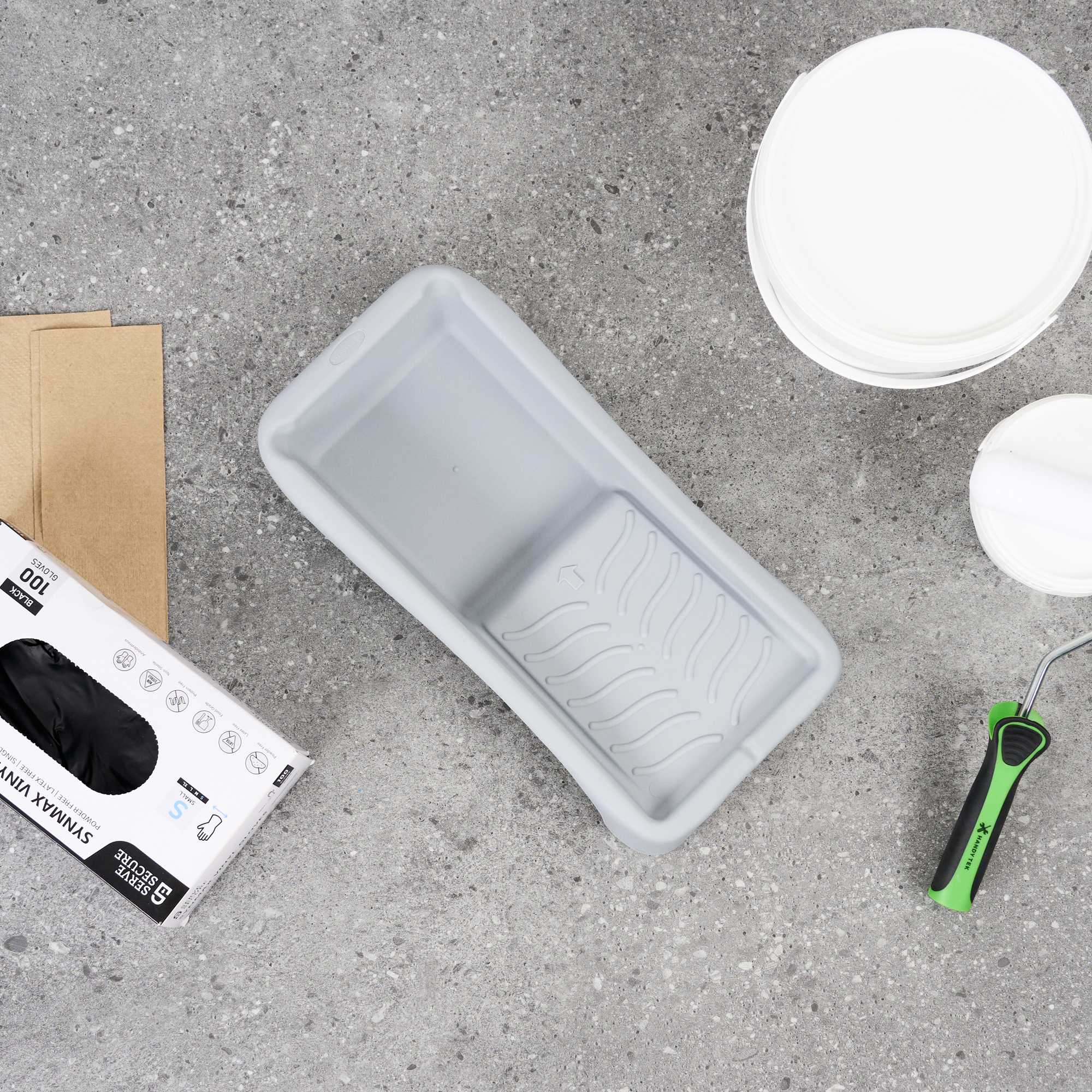 Handy Tek 1.5 qt Gray Plastic Paint Tray - 14" x 7" x 2 1/2" - 96 count box