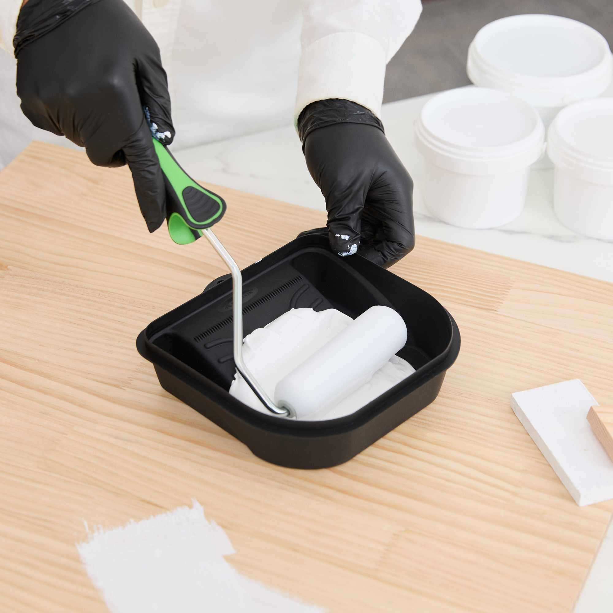 Handy Tek 27 oz Black Plastic Paint Tray / Pail Lid - Fits 0.5 gal Paint Pail - 7" x 7" x 1 3/4" - 50 count box