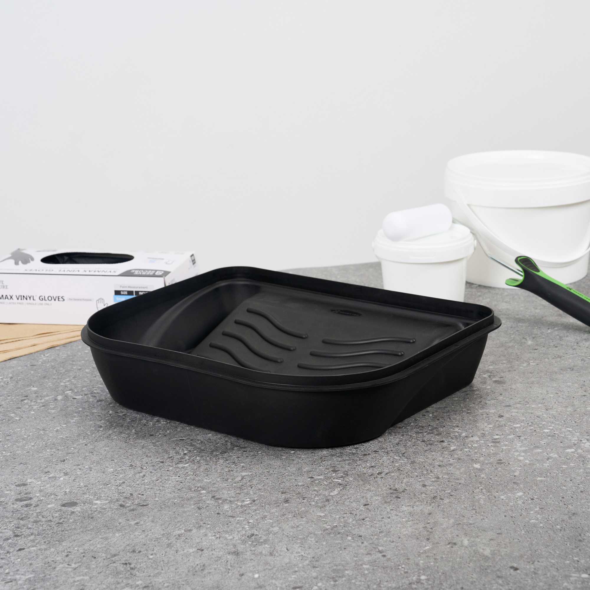 Handy Tek 5 qt Black Plastic Paint Tray / Pail Lid - Fits 3.5 gal Paint Pail - 14 3/4" x 12" x 3" - 1 count box