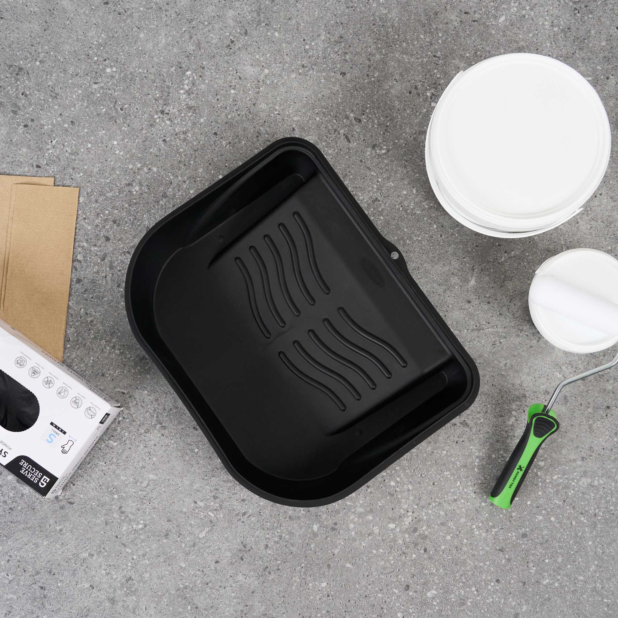 Handy Tek 5 qt Black Plastic Paint Tray / Pail Lid - Fits 3.5 gal Paint Pail - 14 3/4" x 12" x 3" - 1 count box