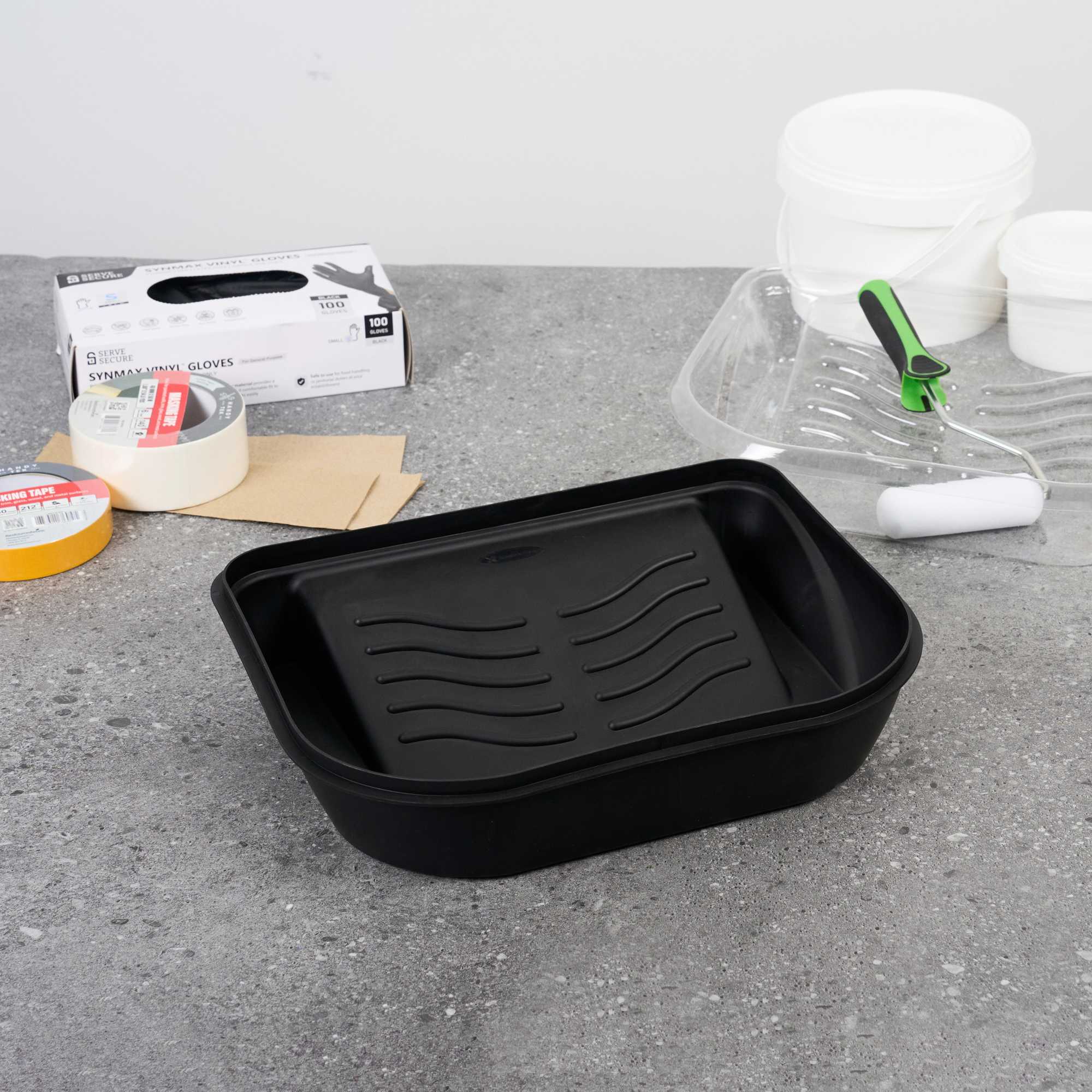 Handy Tek 5 qt Black Plastic Paint Tray / Pail Lid - Fits 3.5 gal Paint Pail - 14 3/4" x 12" x 3" - 24 count box