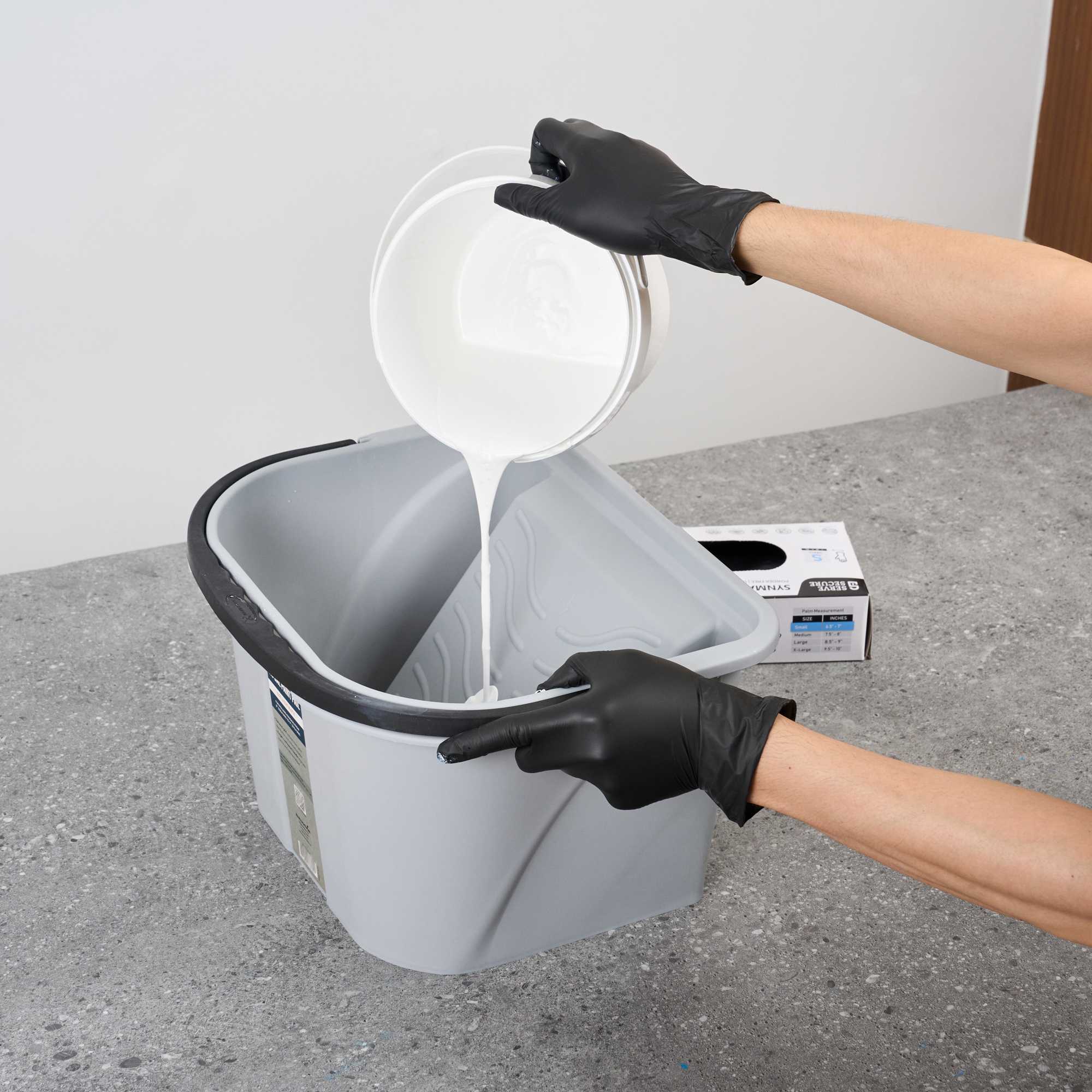 Handy Tek 3.5 gal Gray Plastic Paint Pail - 15 3/4" x 12 3/4" x 9" - 1 count box