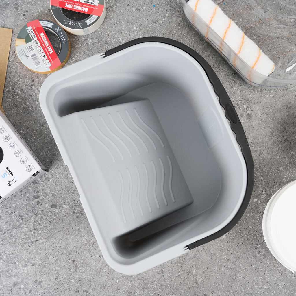 Handy Tek 3.5 gal Gray Plastic Paint Pail - 15 3/4" x 12 3/4" x 9" - 12 count box
