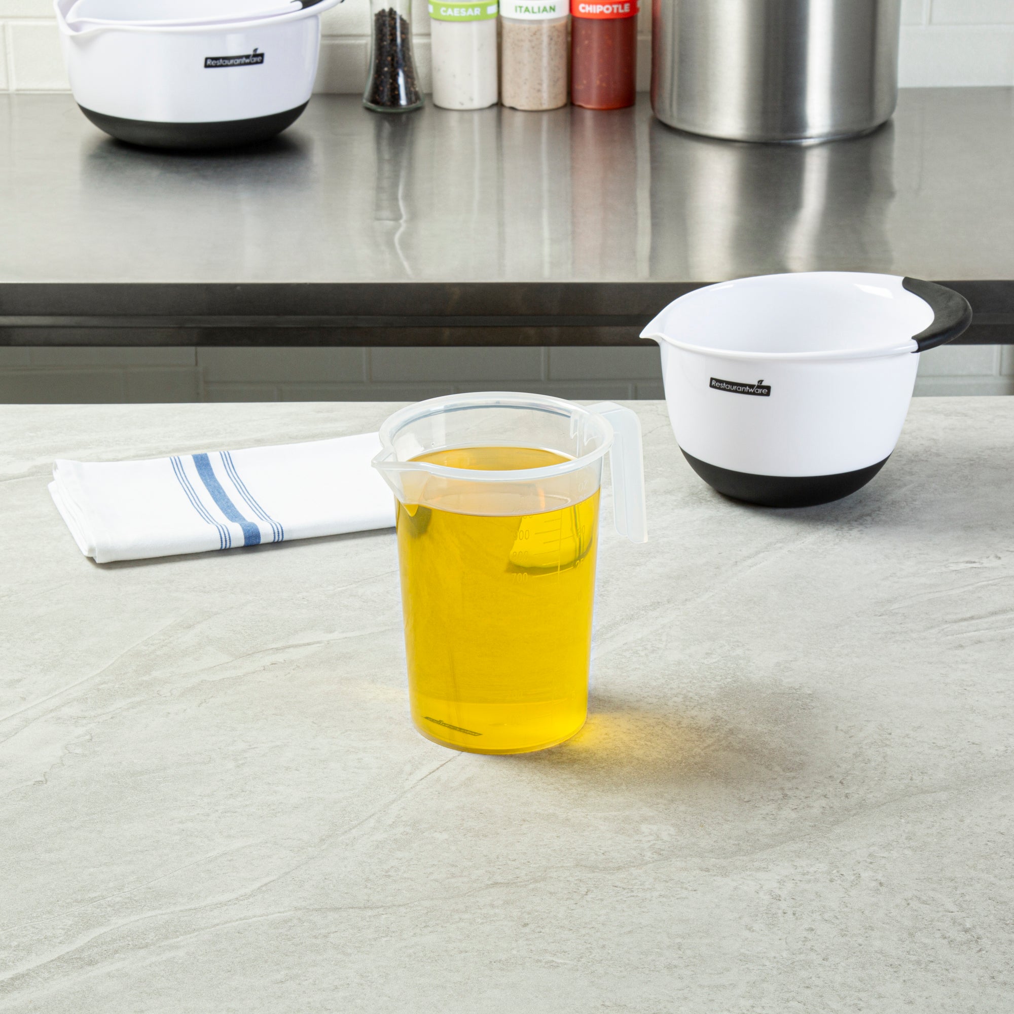 Chef 101 1 qt (4 cups) Clear Plastic Measuring Cup - 5 1/4" x 3 3/4" x 6 1/4" - 10 count box